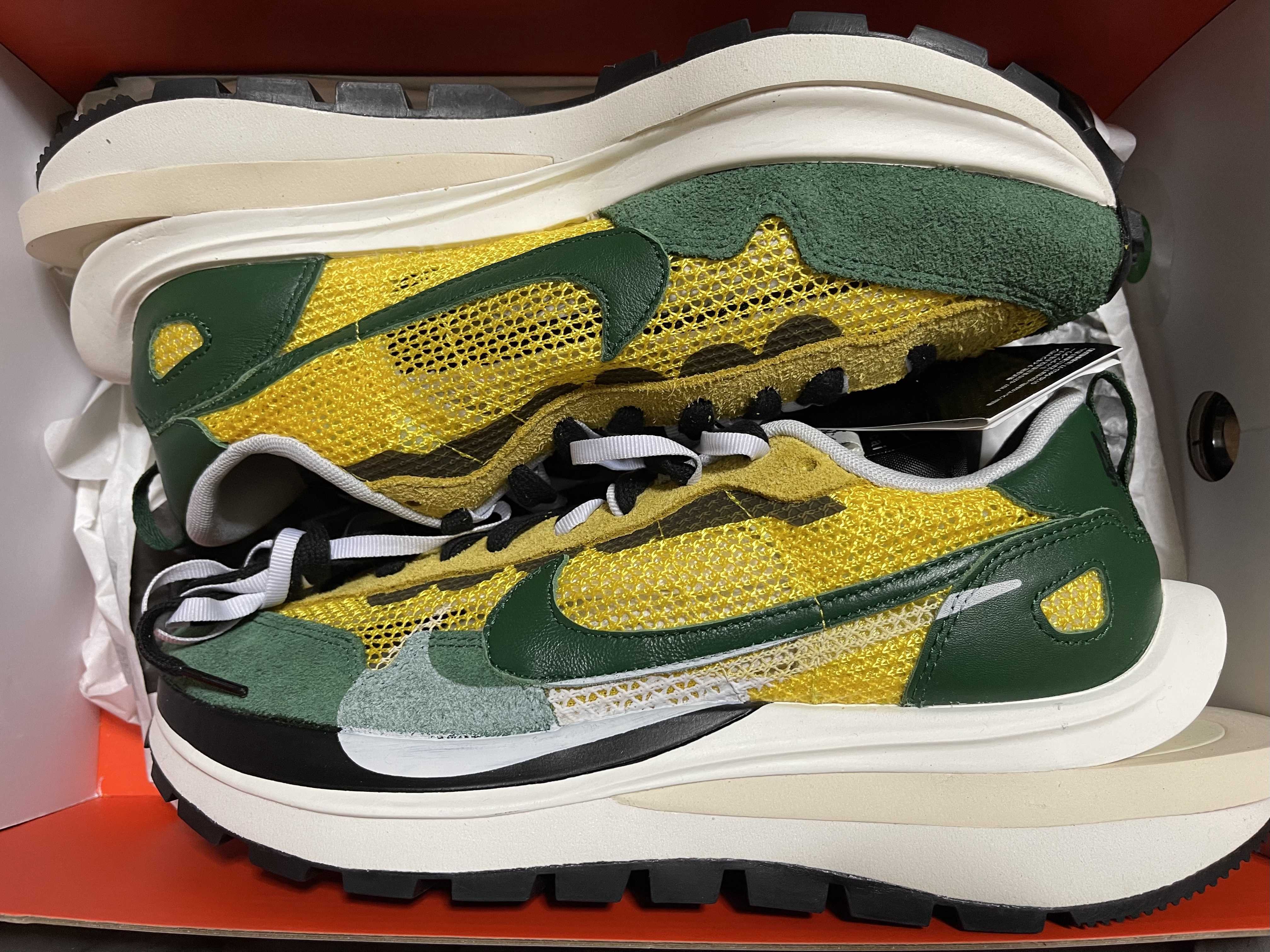 sacai × Nike Vapor Waffle "Tour Yellow/Stadium Green-Sail"