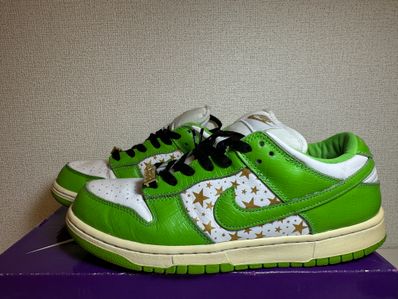 Supreme × Nike SB Dunk Low OG QS Gold Stars "White/Mean Green"