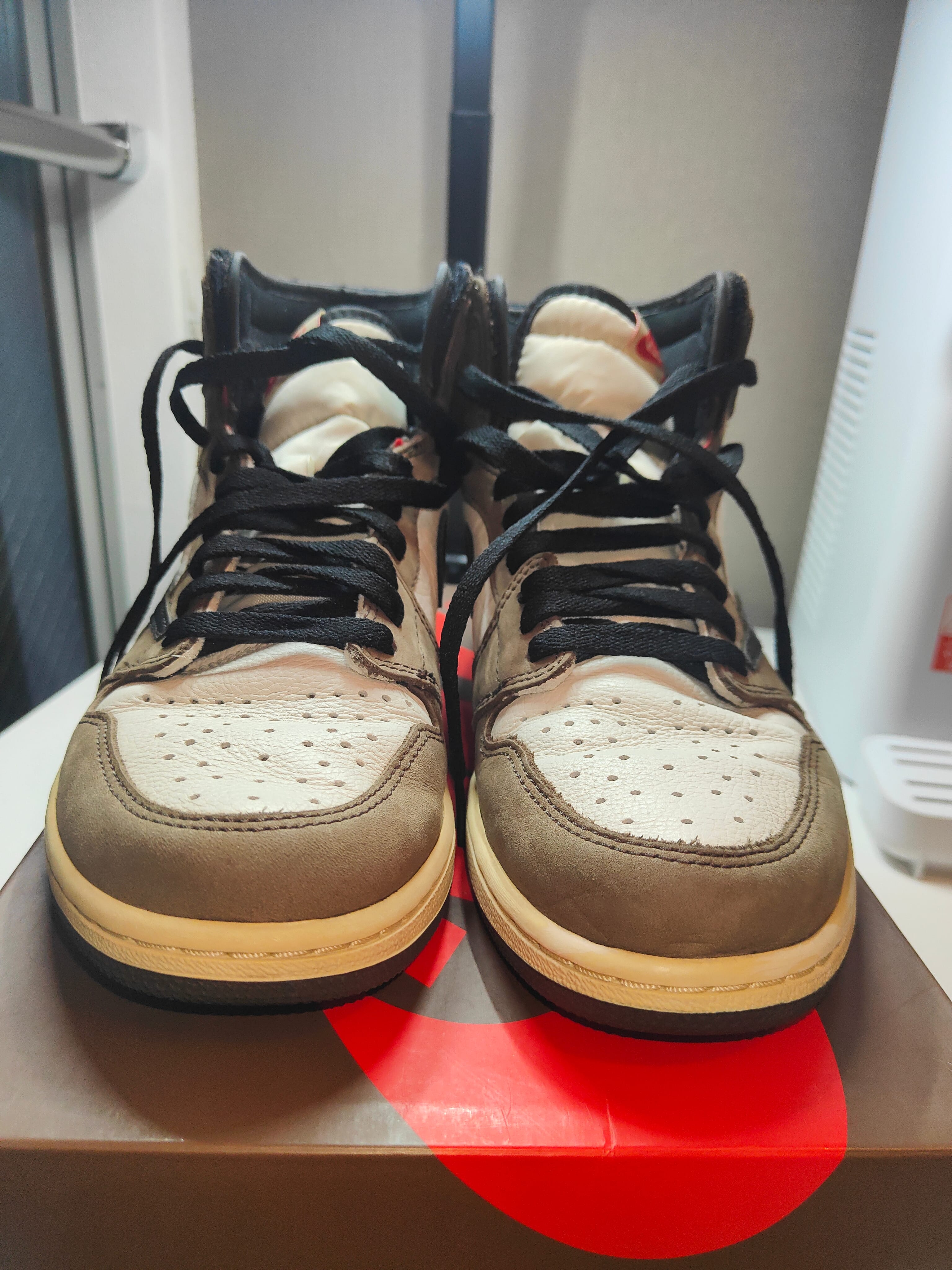 Travis Scott × Nike Air Jordan 1 Retro High OG TS SP "Sail/Dark Mocha"