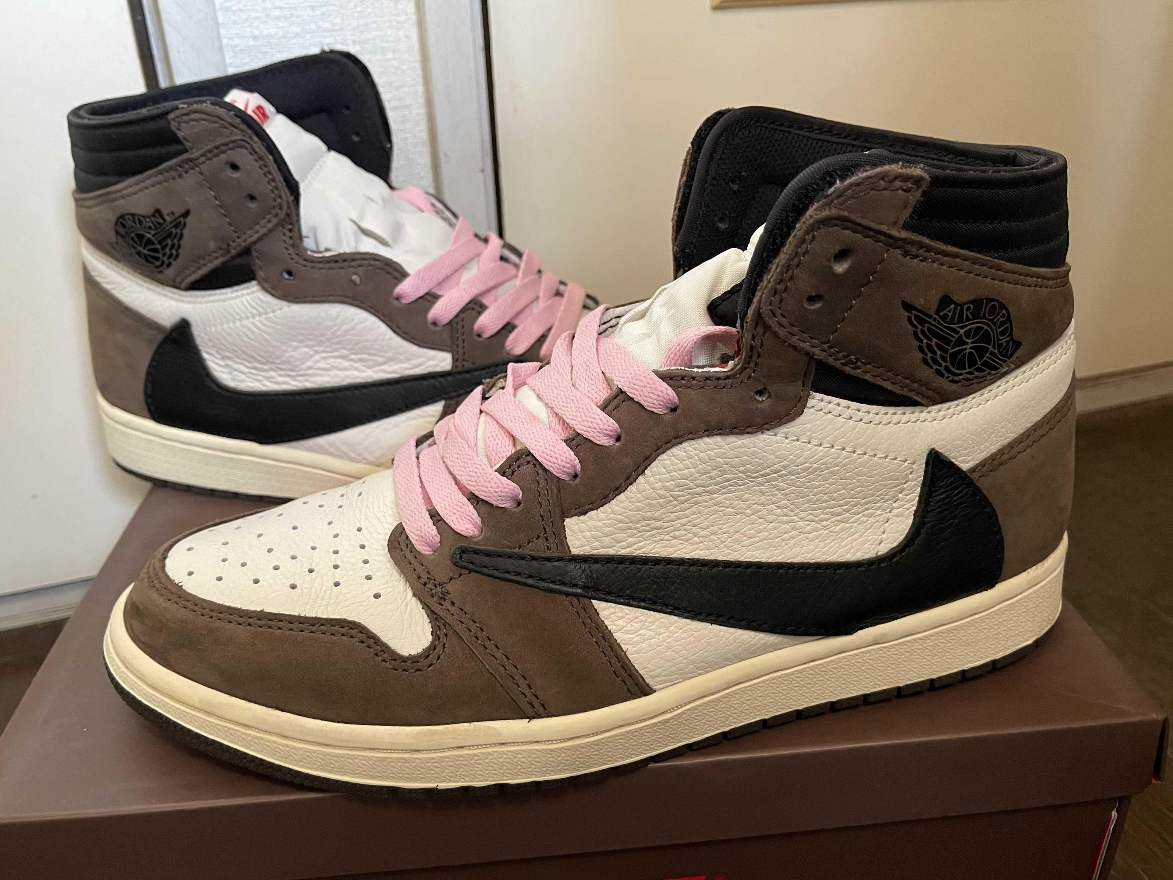 Travis Scott × Nike Air Jordan 1 Retro High OG TS SP "Sail/Dark Mocha"