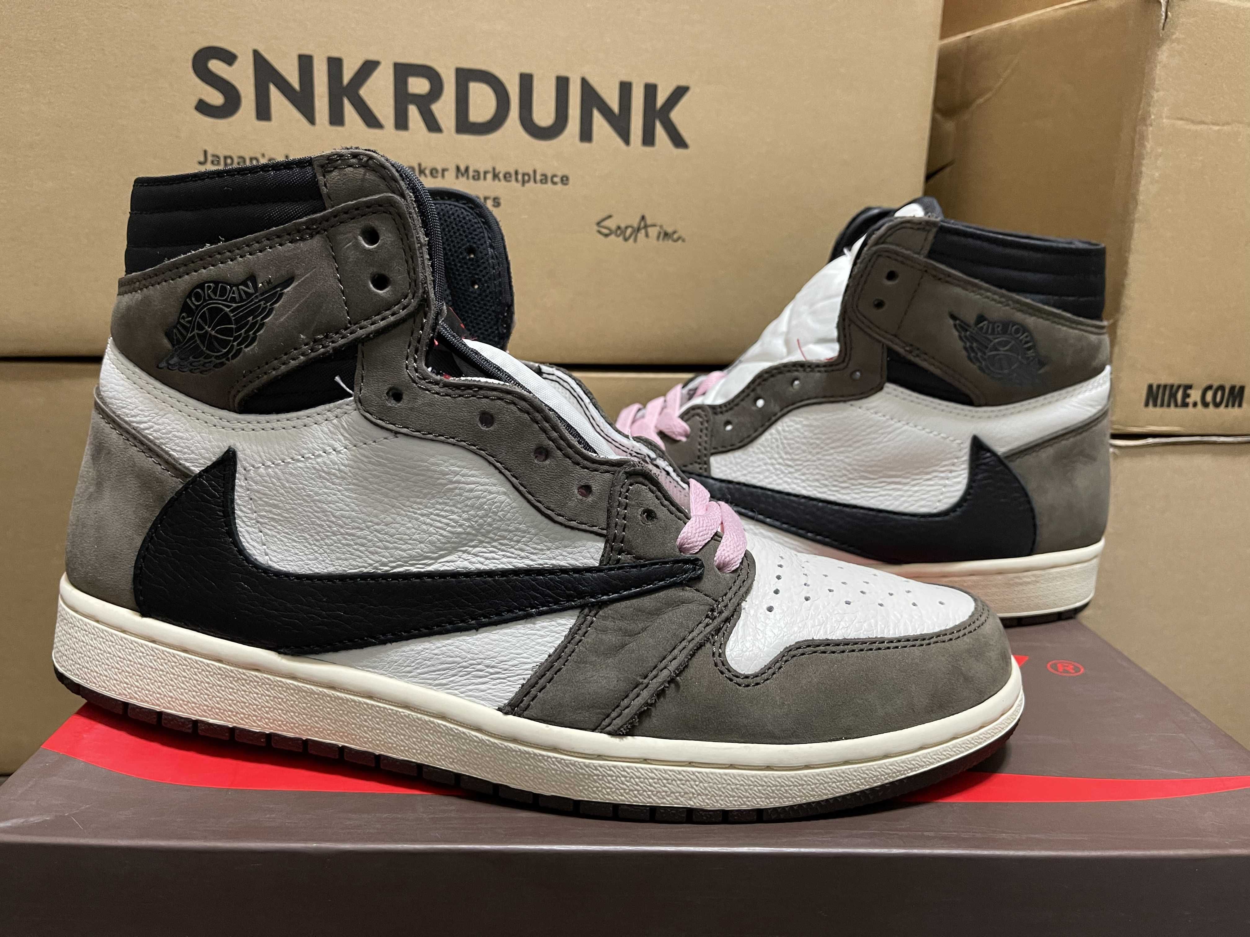 Travis Scott × Nike Air Jordan 1 Retro High OG TS SP "Sail/Dark Mocha"