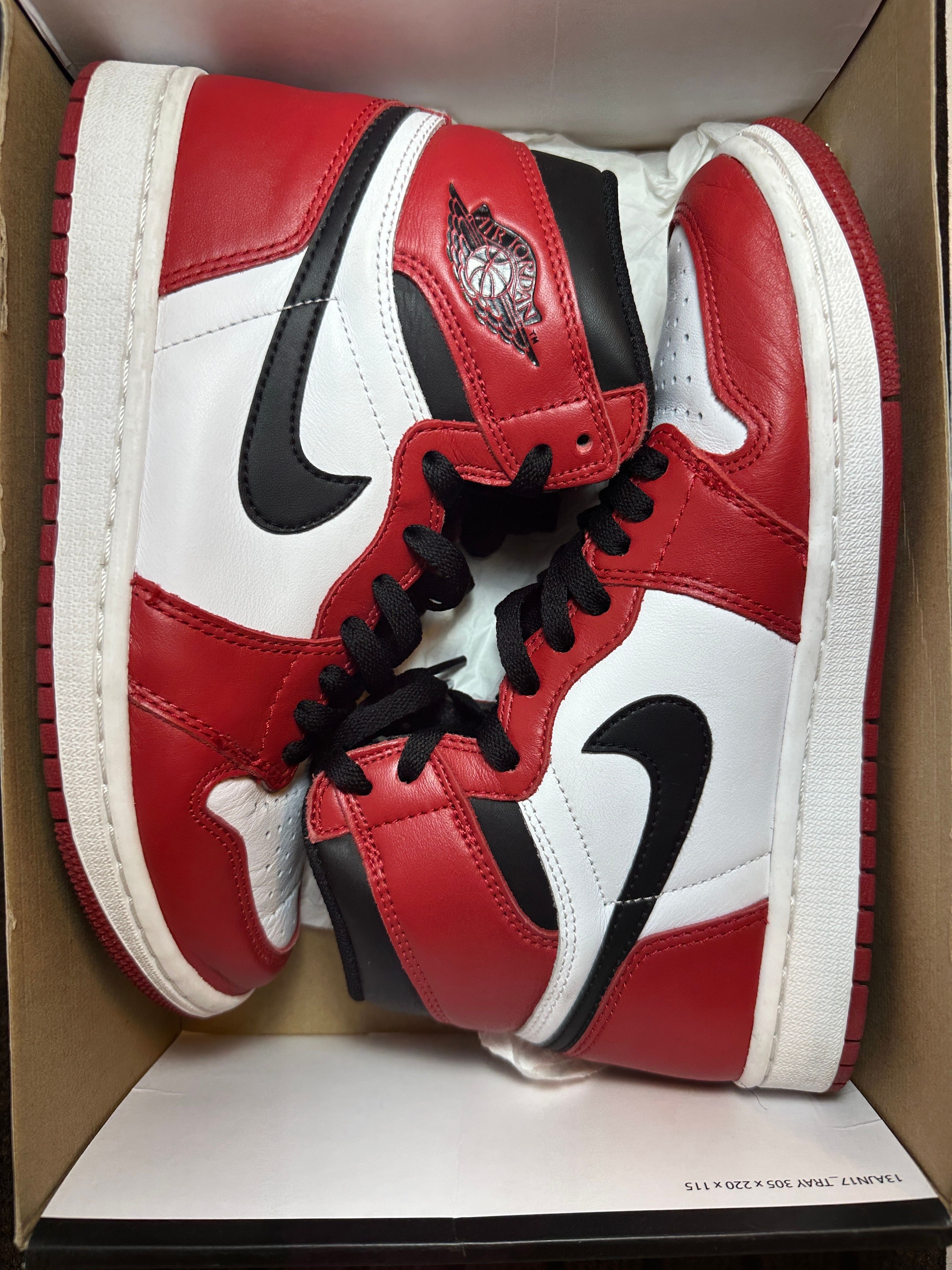 Nike Air Jordan 1 Retro High "Chicago" (2015)