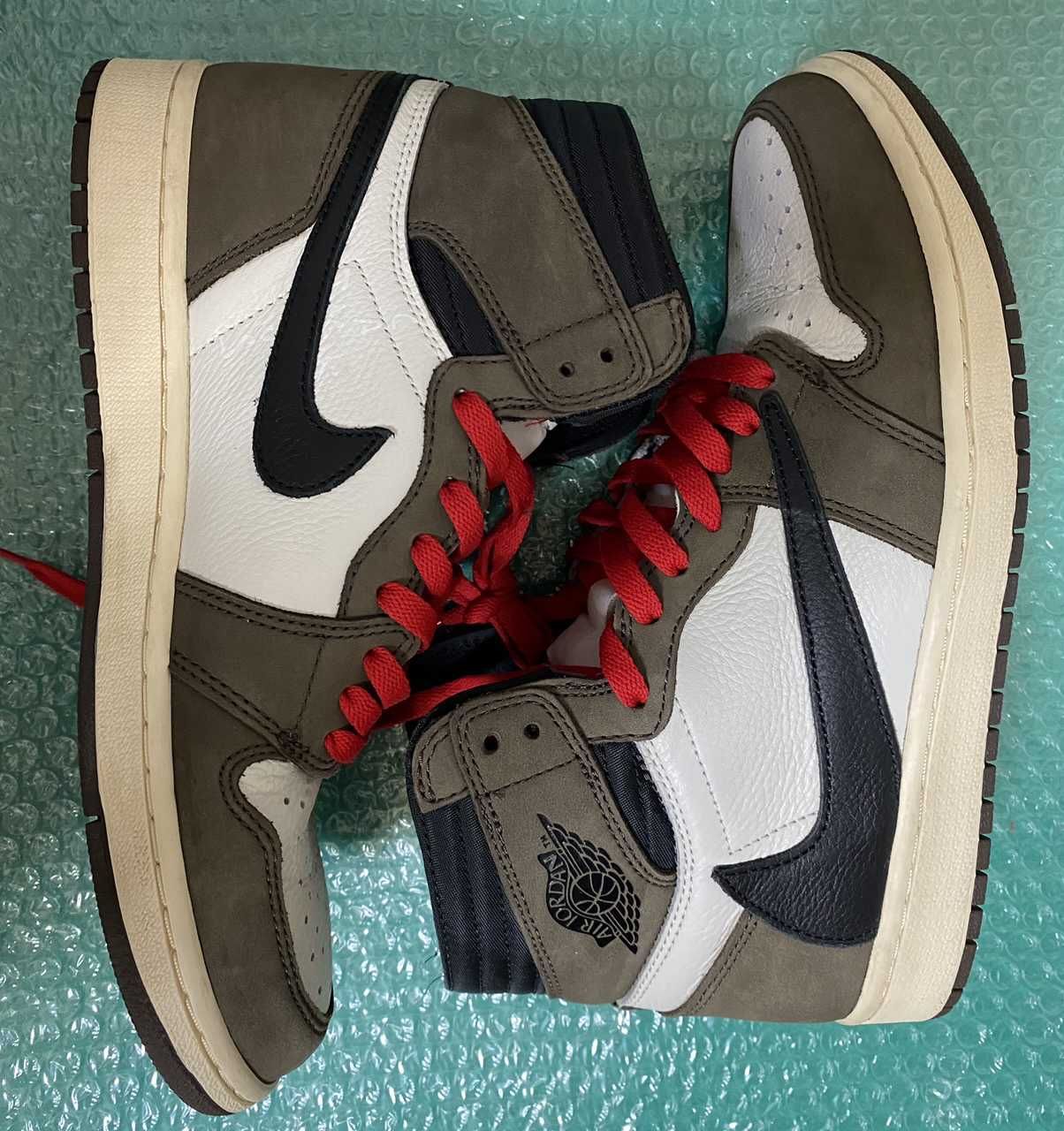 Travis Scott × Nike Air Jordan 1 Retro High OG TS SP "Sail/Dark Mocha"