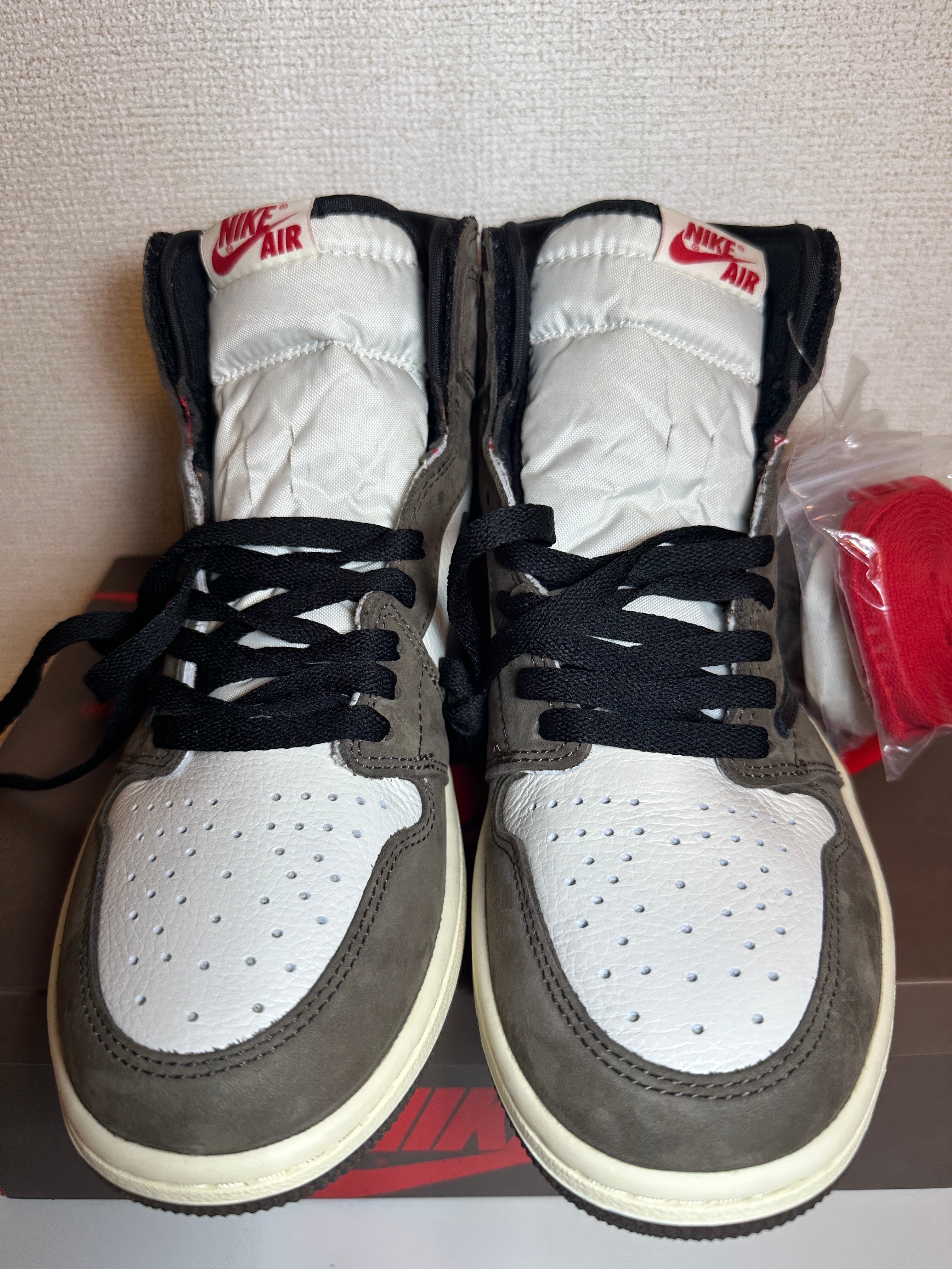 トラヴィススコット × ナイキ エアジョーダン1 レトロ ハイ OG TS SP 