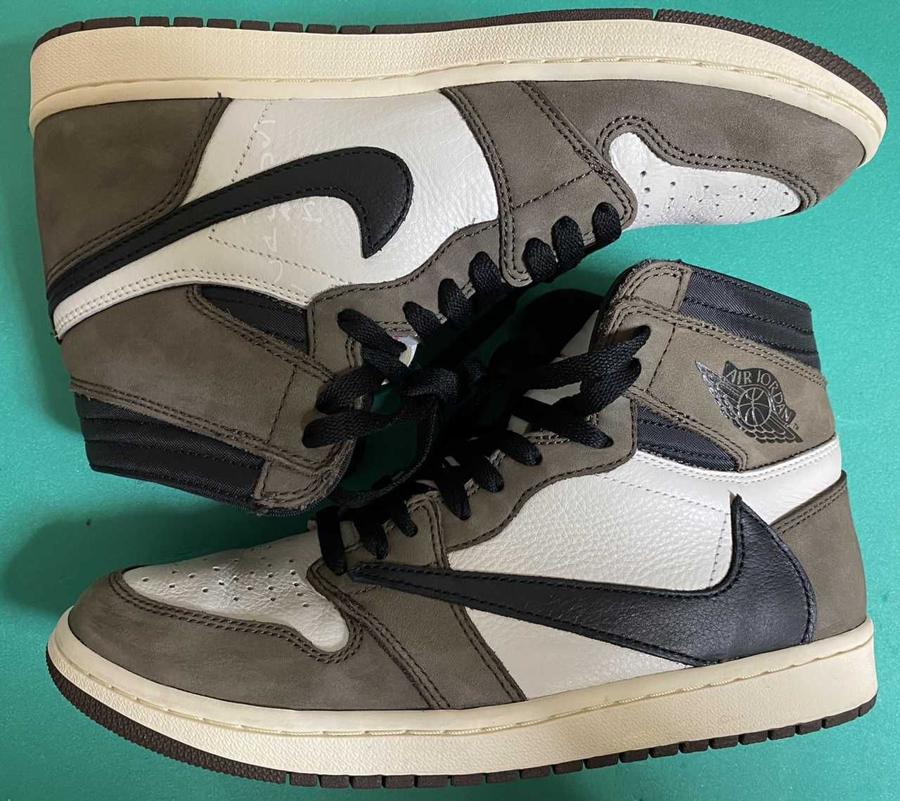 Travis Scott × Nike Air Jordan 1 Retro High OG TS SP "Sail/Dark Mocha"