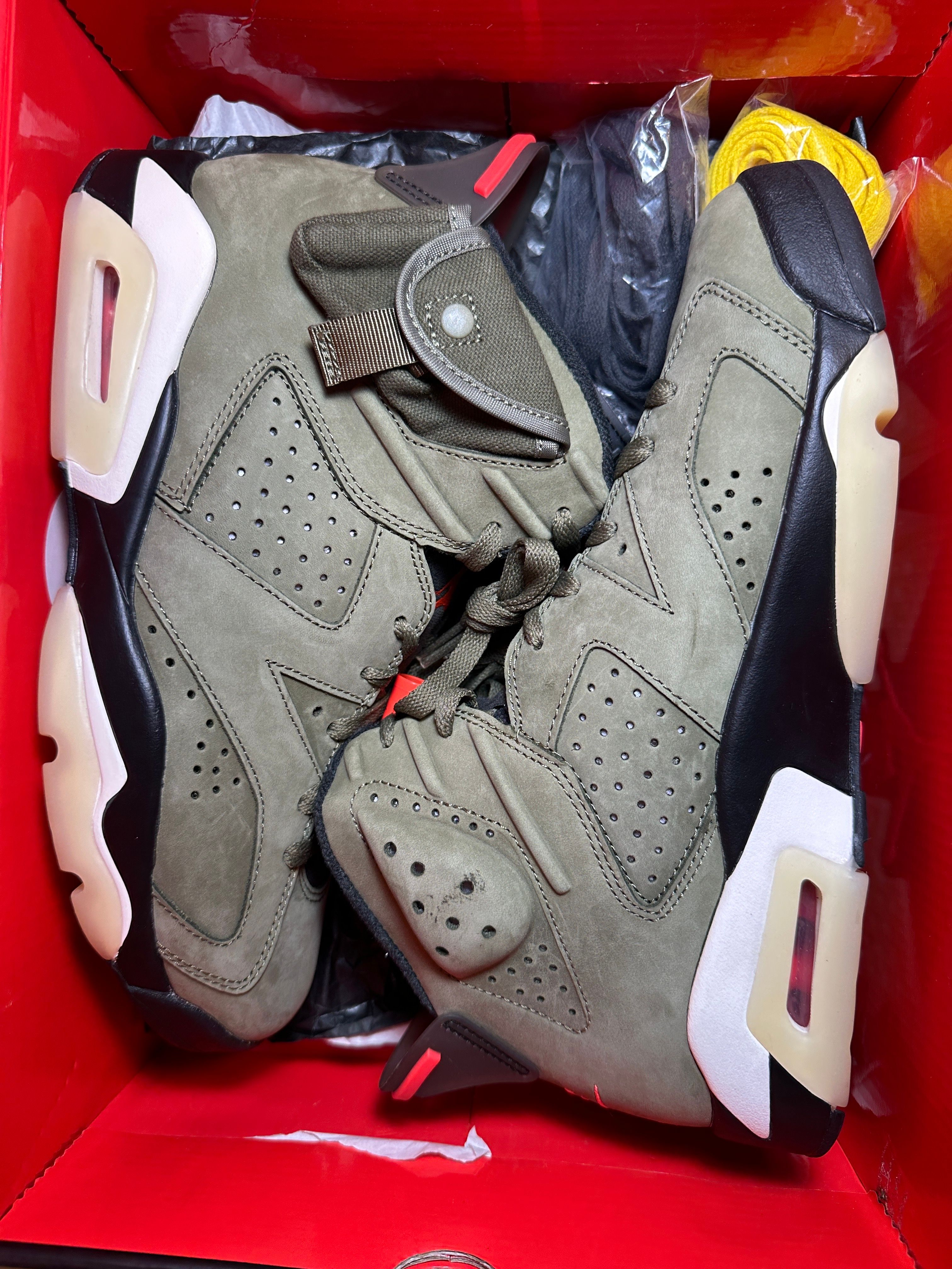 Travis Scott × Nike Air Jordan 6 Retro "Medium Olive"