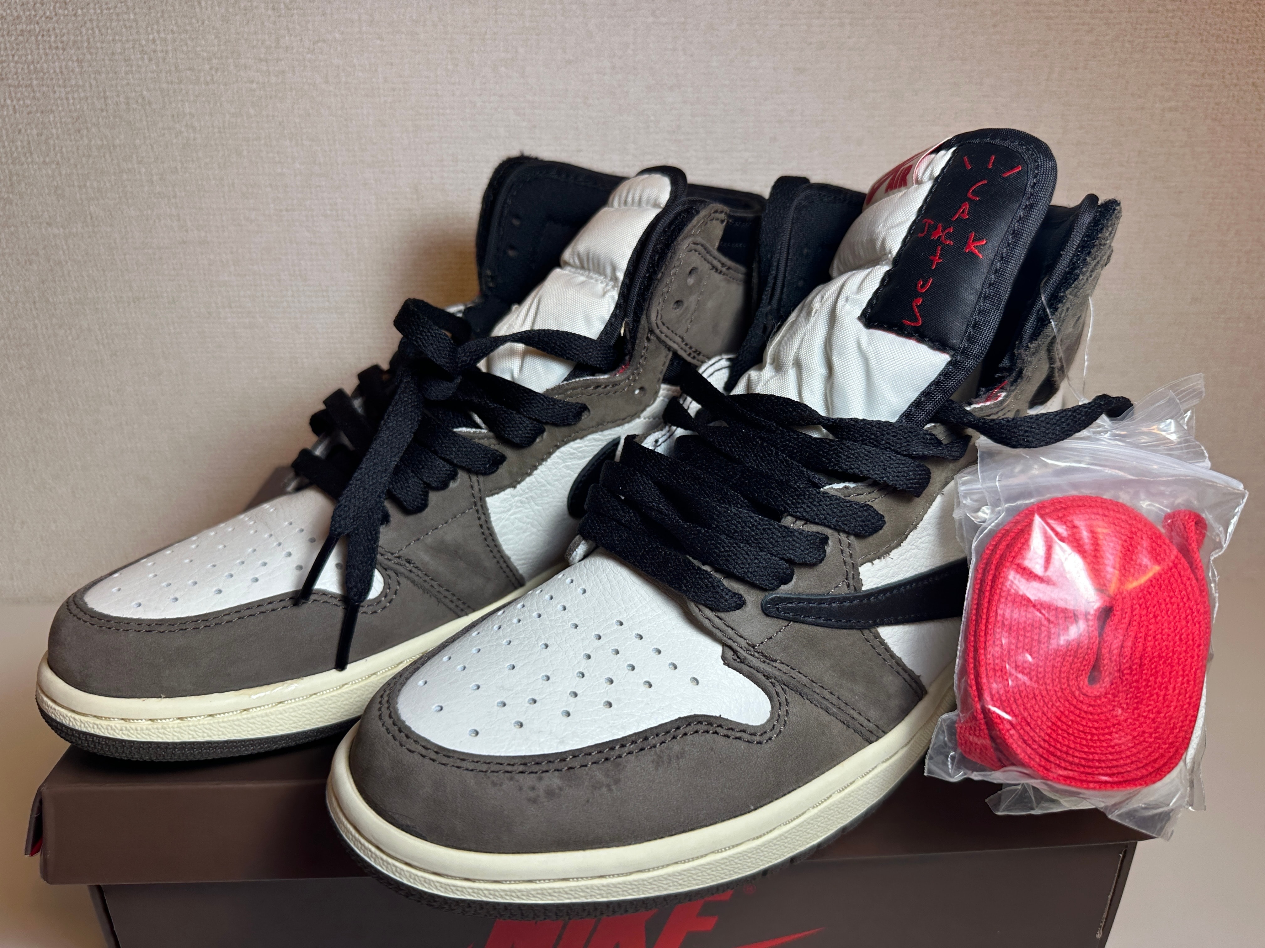 Travis Scott × Nike Air Jordan 1 Retro High OG TS SP "Sail/Dark Mocha"