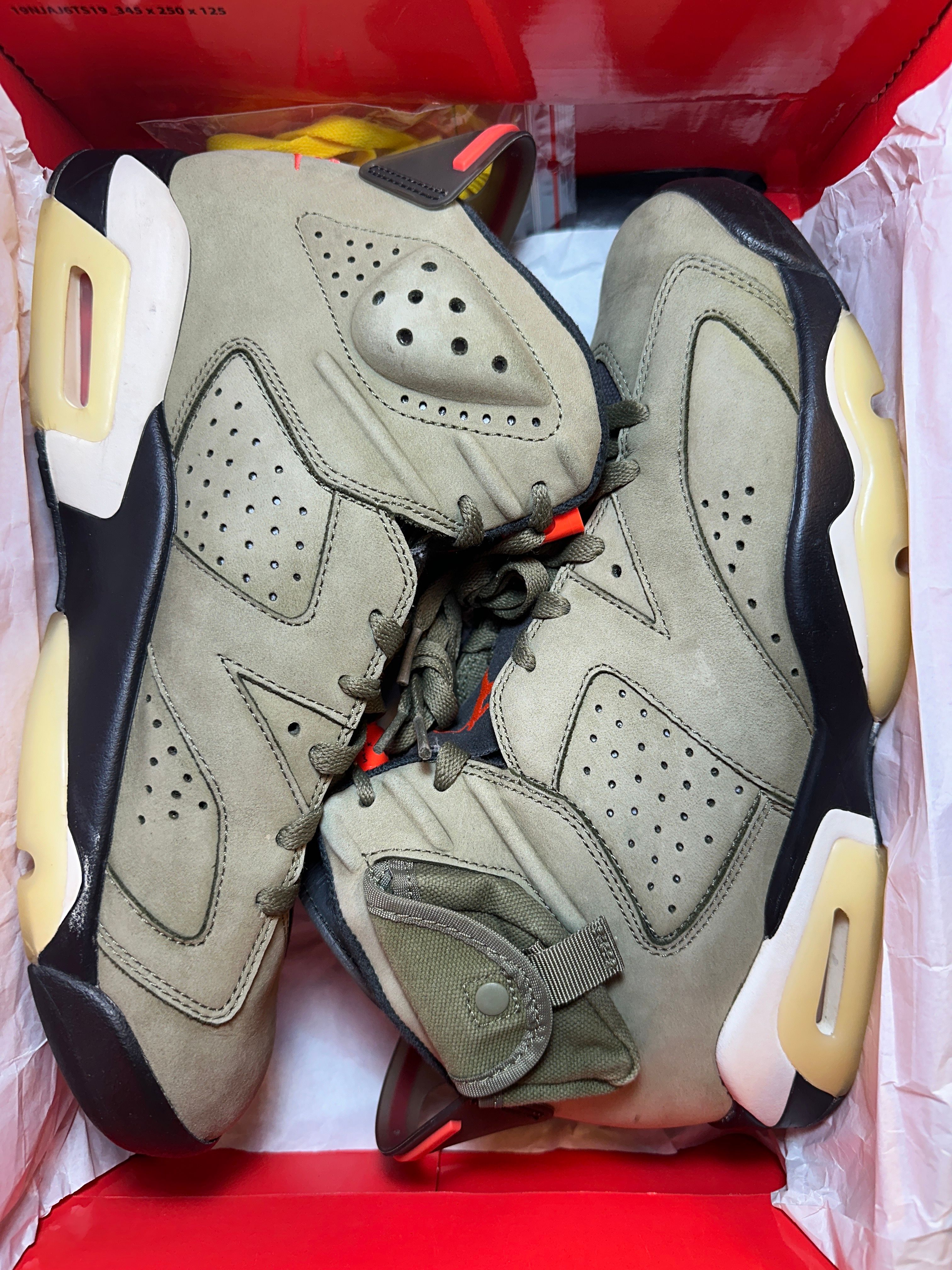 Travis Scott × Nike Air Jordan 6 Retro "Medium Olive"
