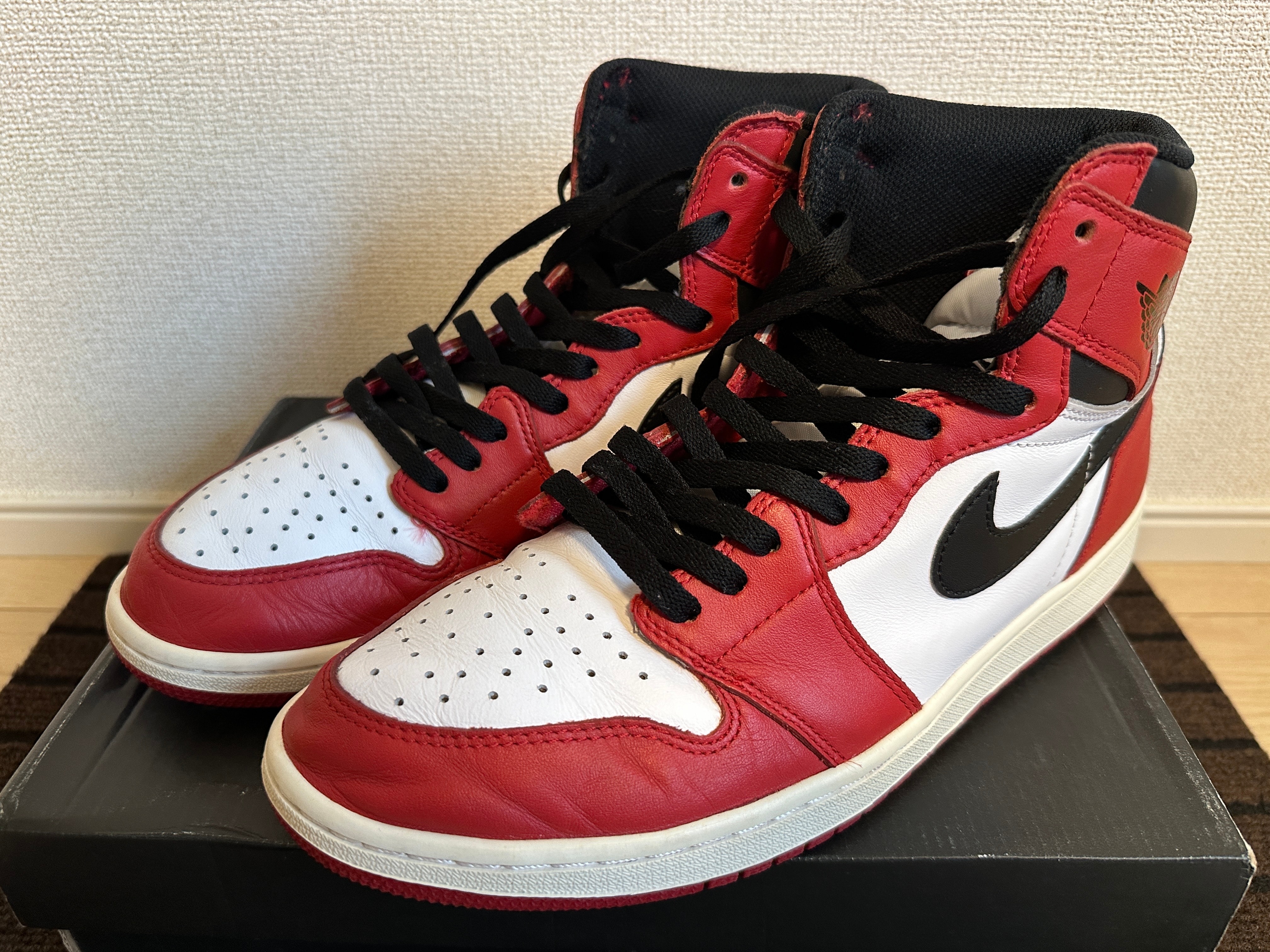 Nike Air Jordan 1 Retro High "Chicago" (2015)