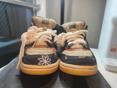 Travis Scott × Nike SB Dunk Low "Black/Parachute Beige"