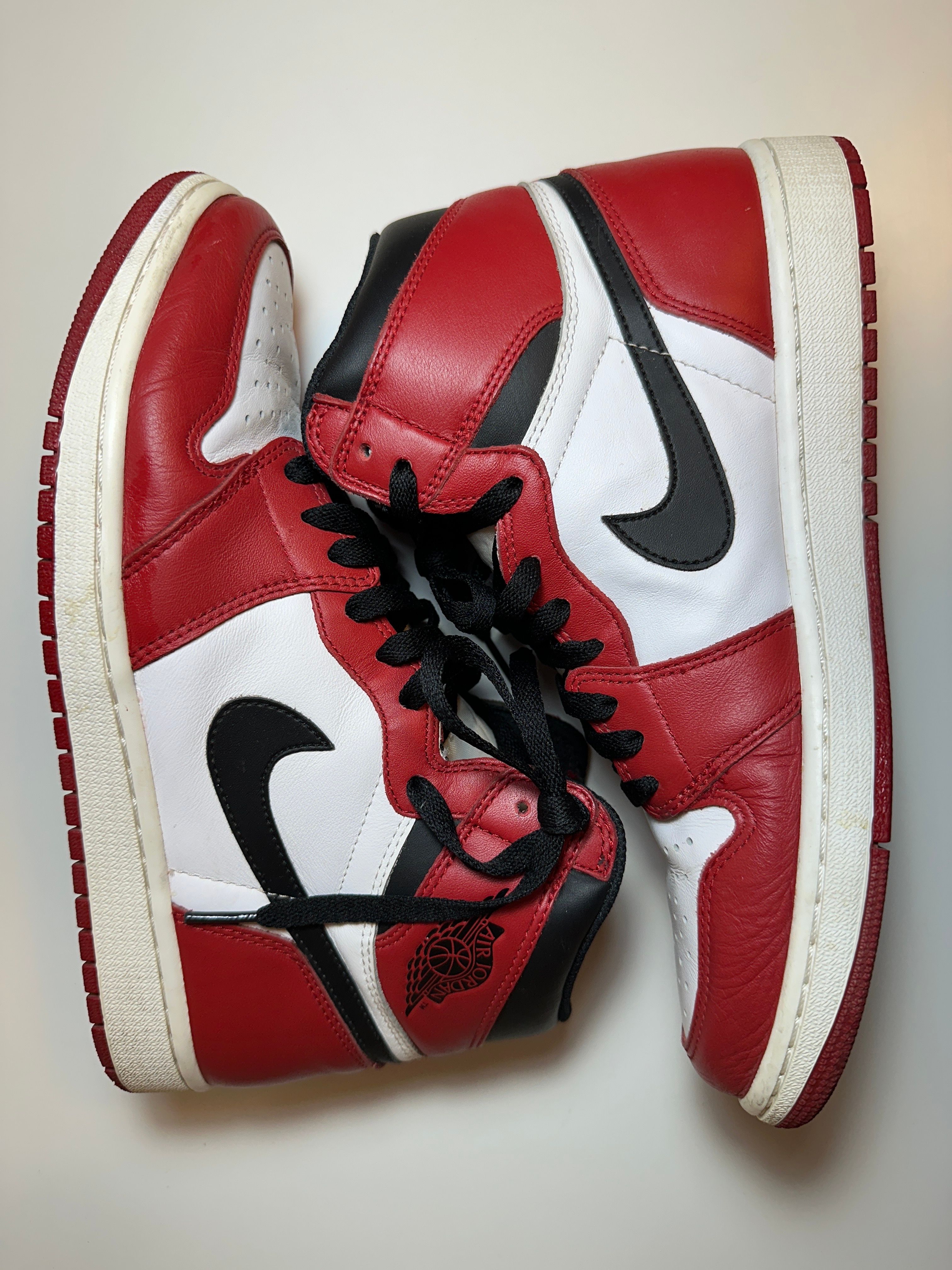 Nike Air Jordan 1 Retro High "Chicago" (2015)