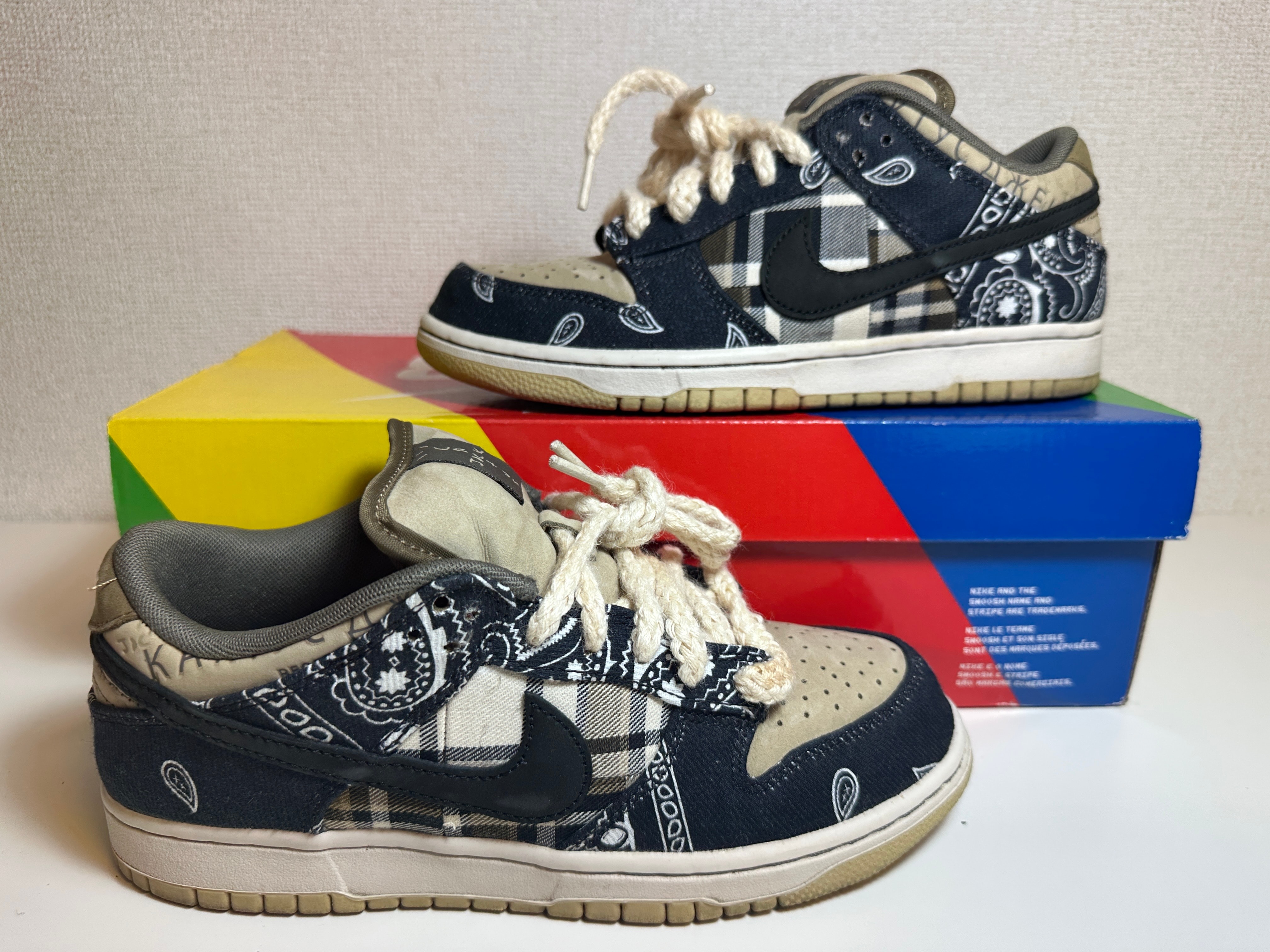 Travis Scott × Nike SB Dunk Low "Black/Parachute Beige"