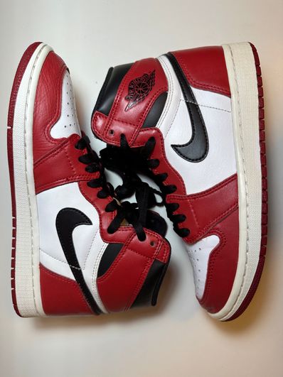 Nike Air Jordan 1 Retro High "Chicago" (2015)