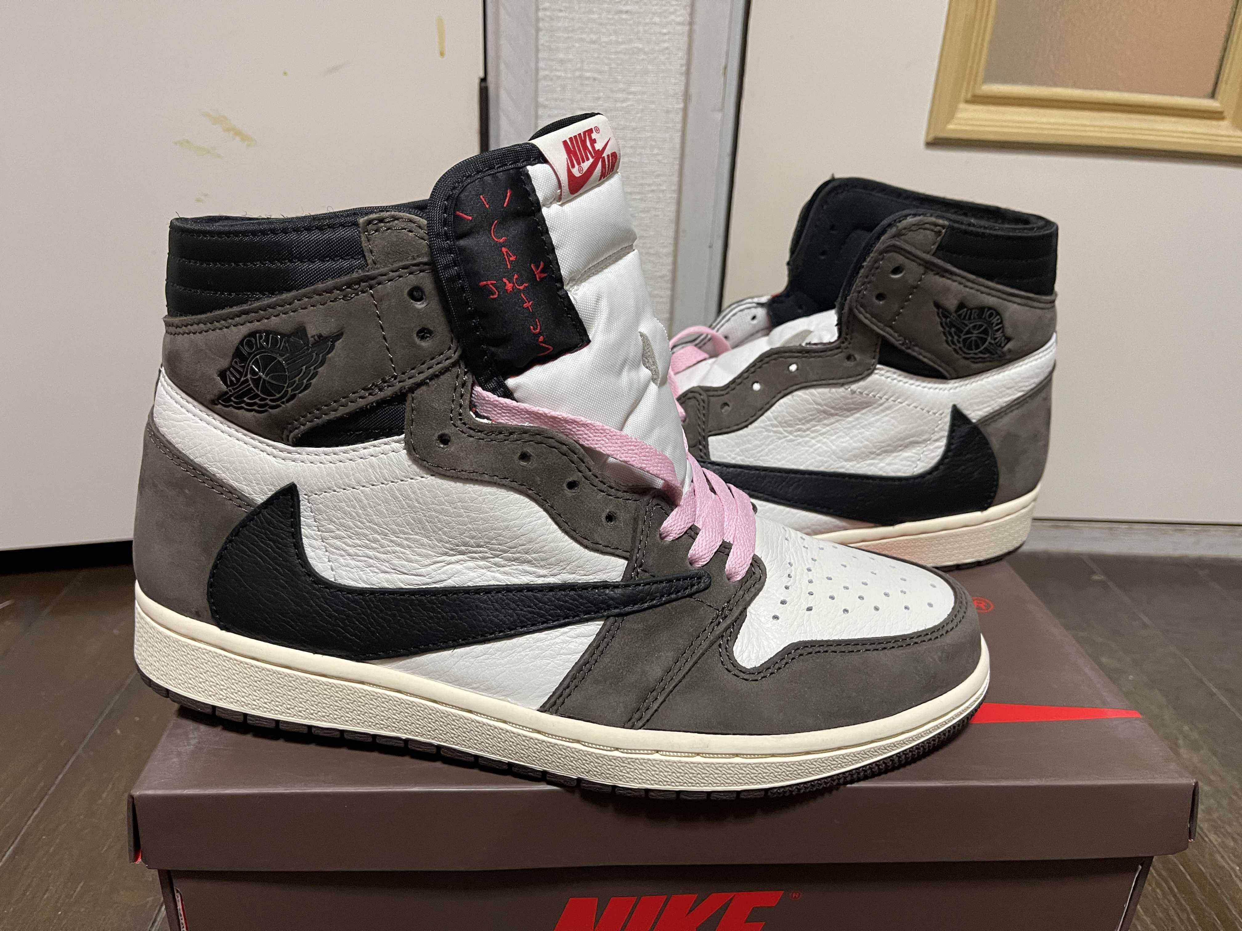 Travis Scott × Nike Air Jordan 1 Retro High OG TS SP "Sail/Dark Mocha"