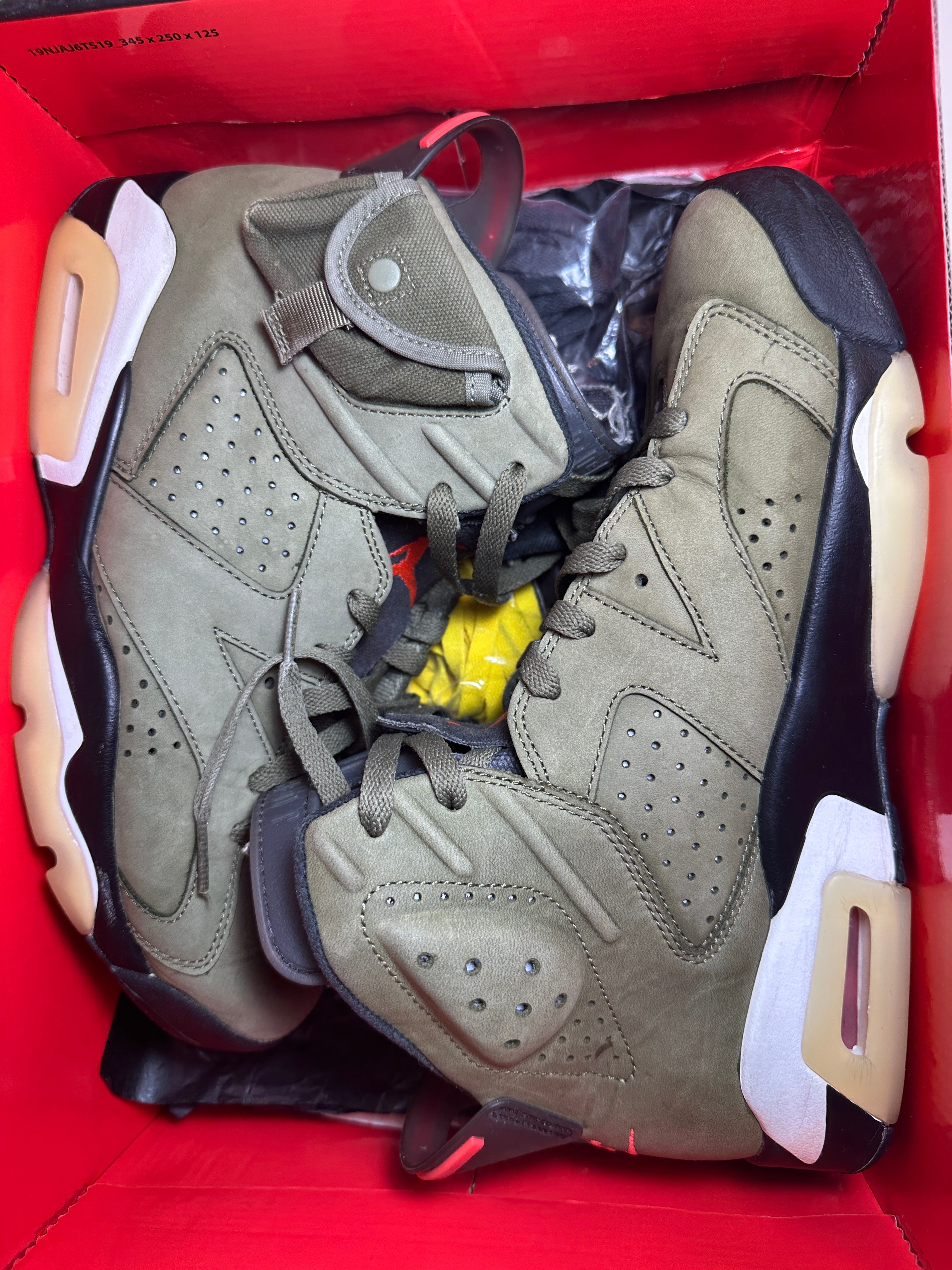 Travis Scott × Nike Air Jordan 6 Retro "Medium Olive"