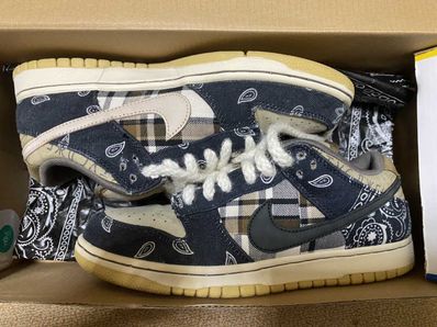 Travis Scott × Nike SB Dunk Low "Black/Parachute Beige"