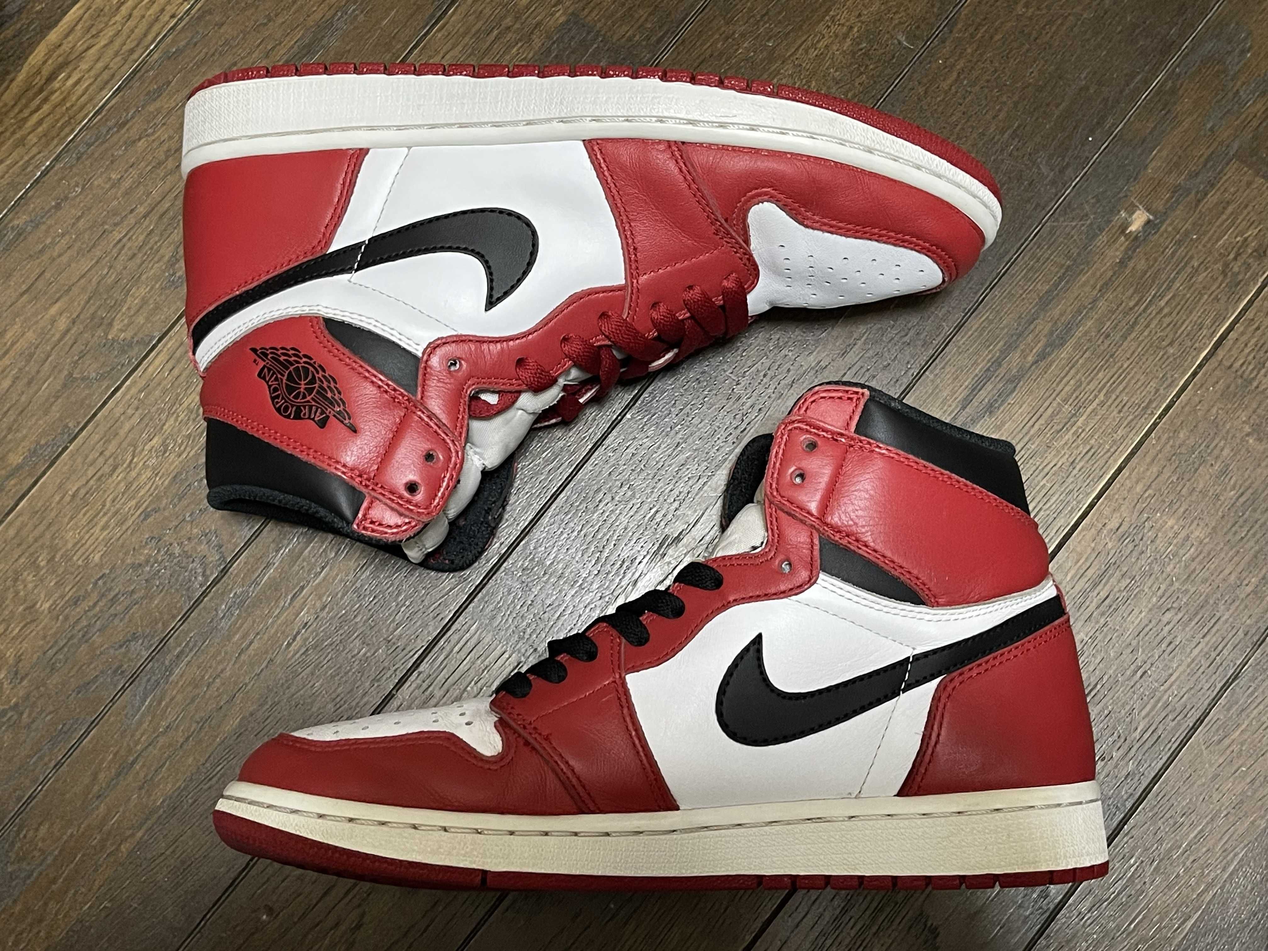 Nike Air Jordan 1 Retro High "Chicago" (2015)