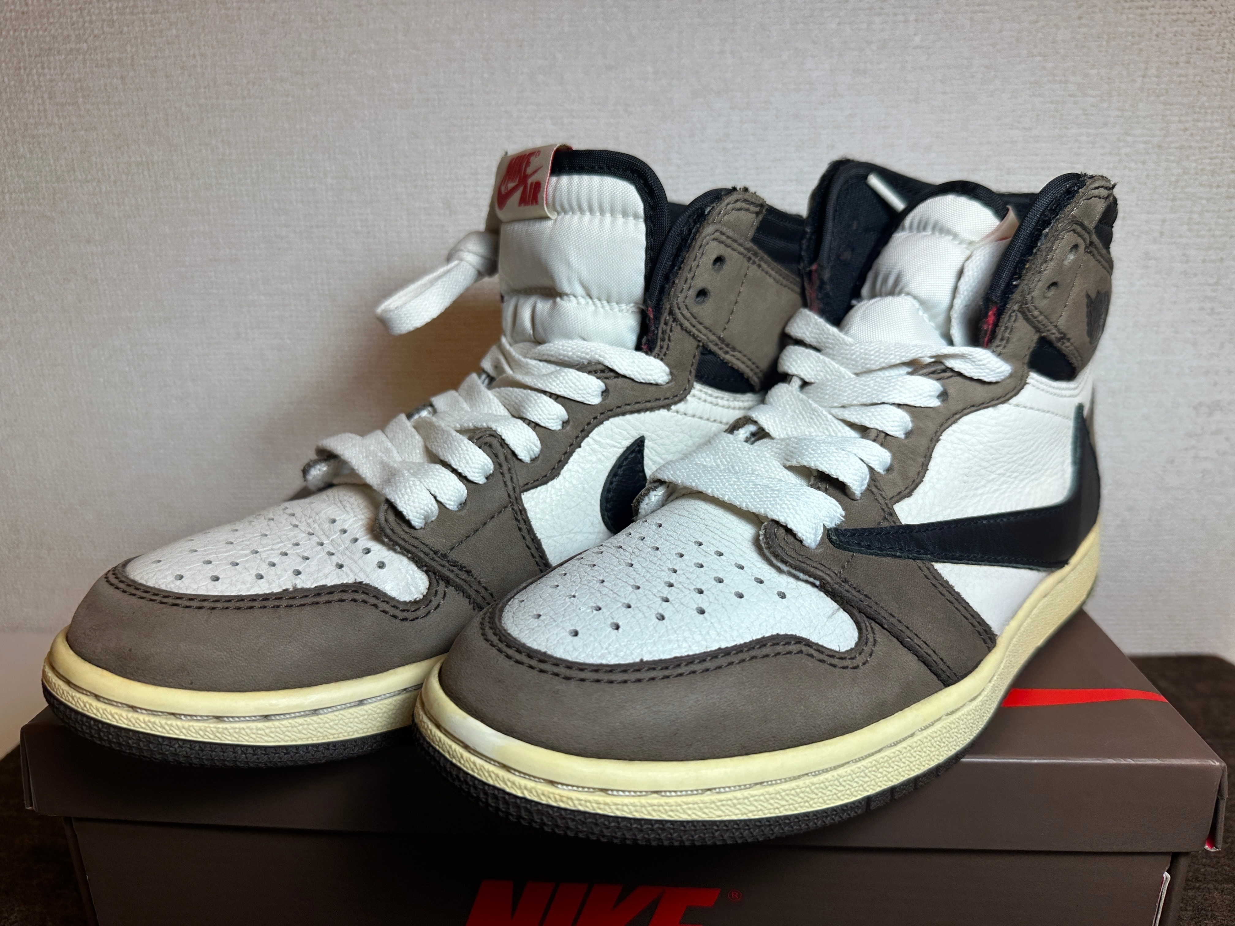 Travis Scott × Nike Air Jordan 1 Retro High OG TS SP "Sail/Dark Mocha"