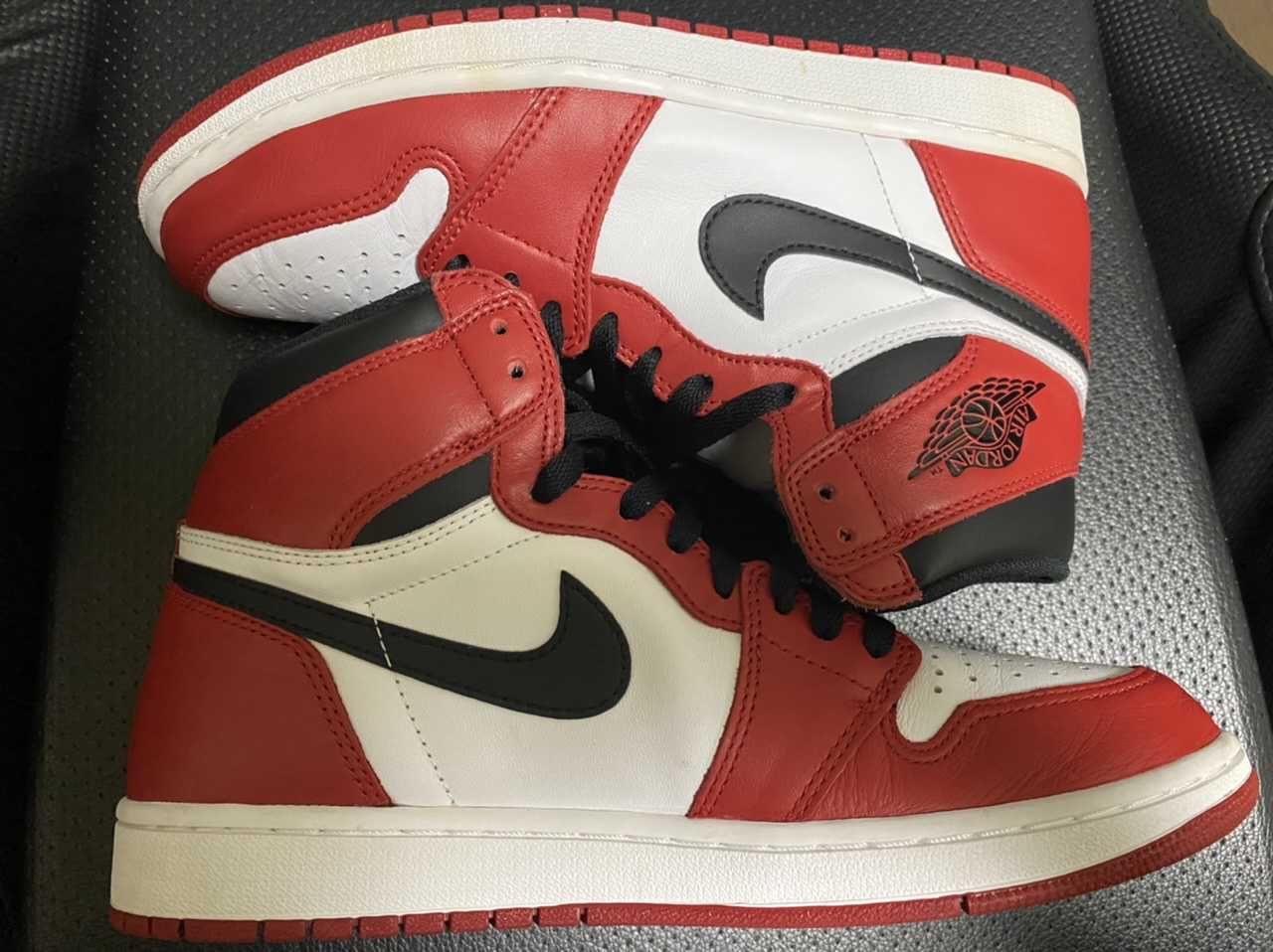 Nike Air Jordan 1 Retro High "Chicago" (2015)