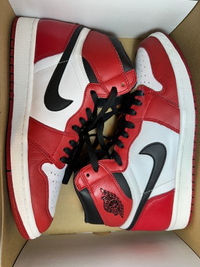 Nike Air Jordan 1 Retro High "Chicago" (2015)