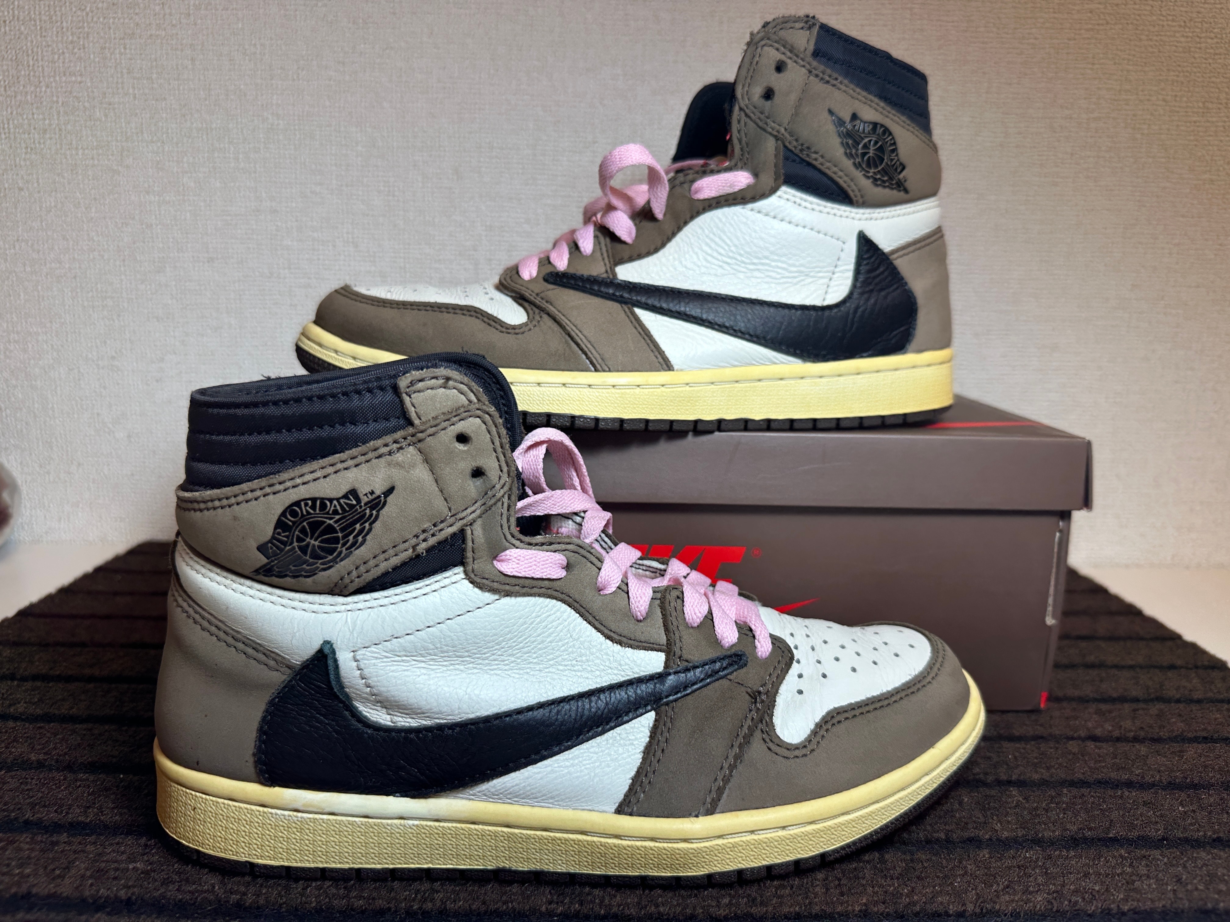 Travis Scott × Nike Air Jordan 1 Retro High OG TS SP "Sail/Dark Mocha"