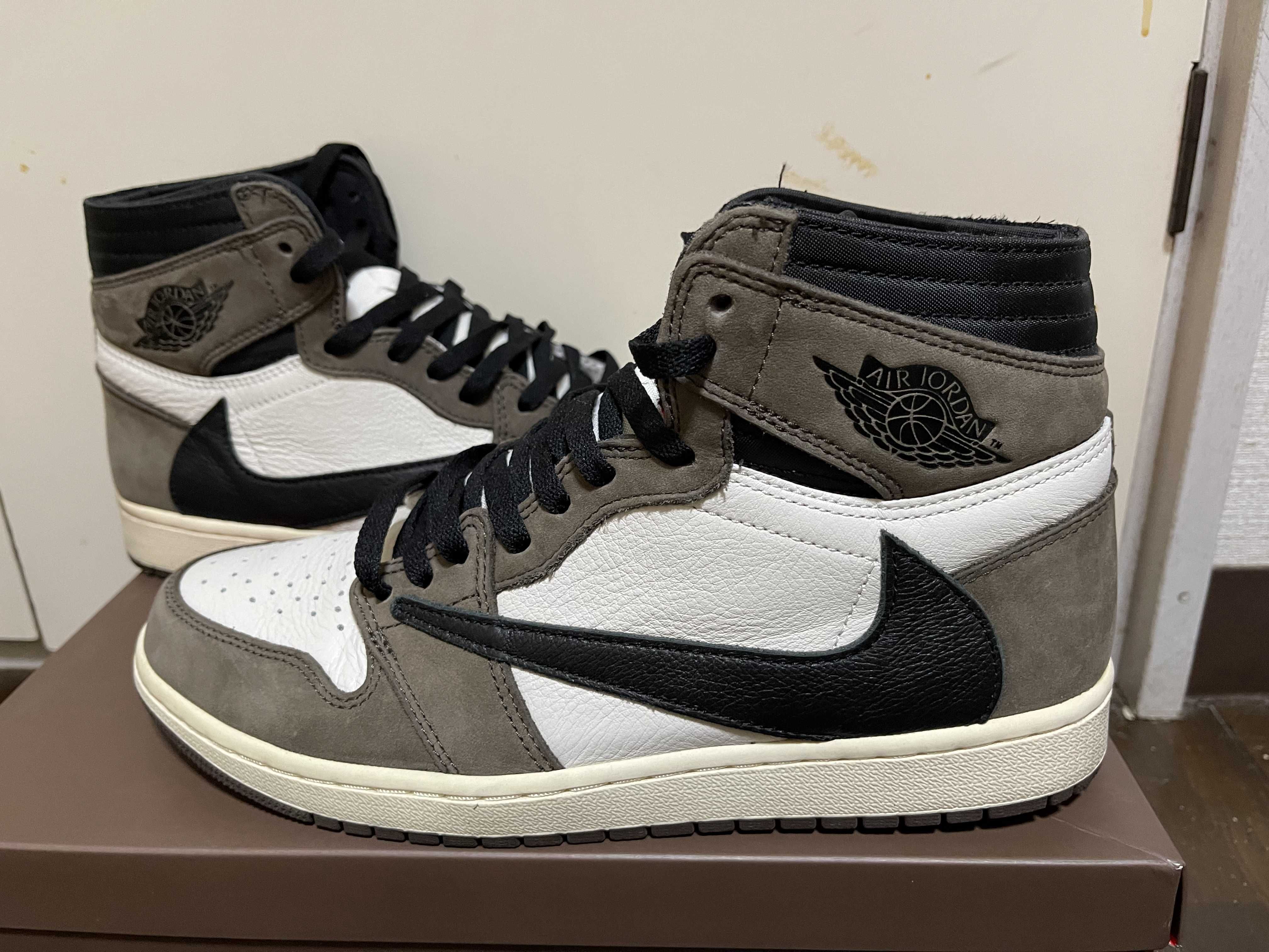 Travis Scott × Nike Air Jordan 1 Retro High OG TS SP "Sail/Dark Mocha"