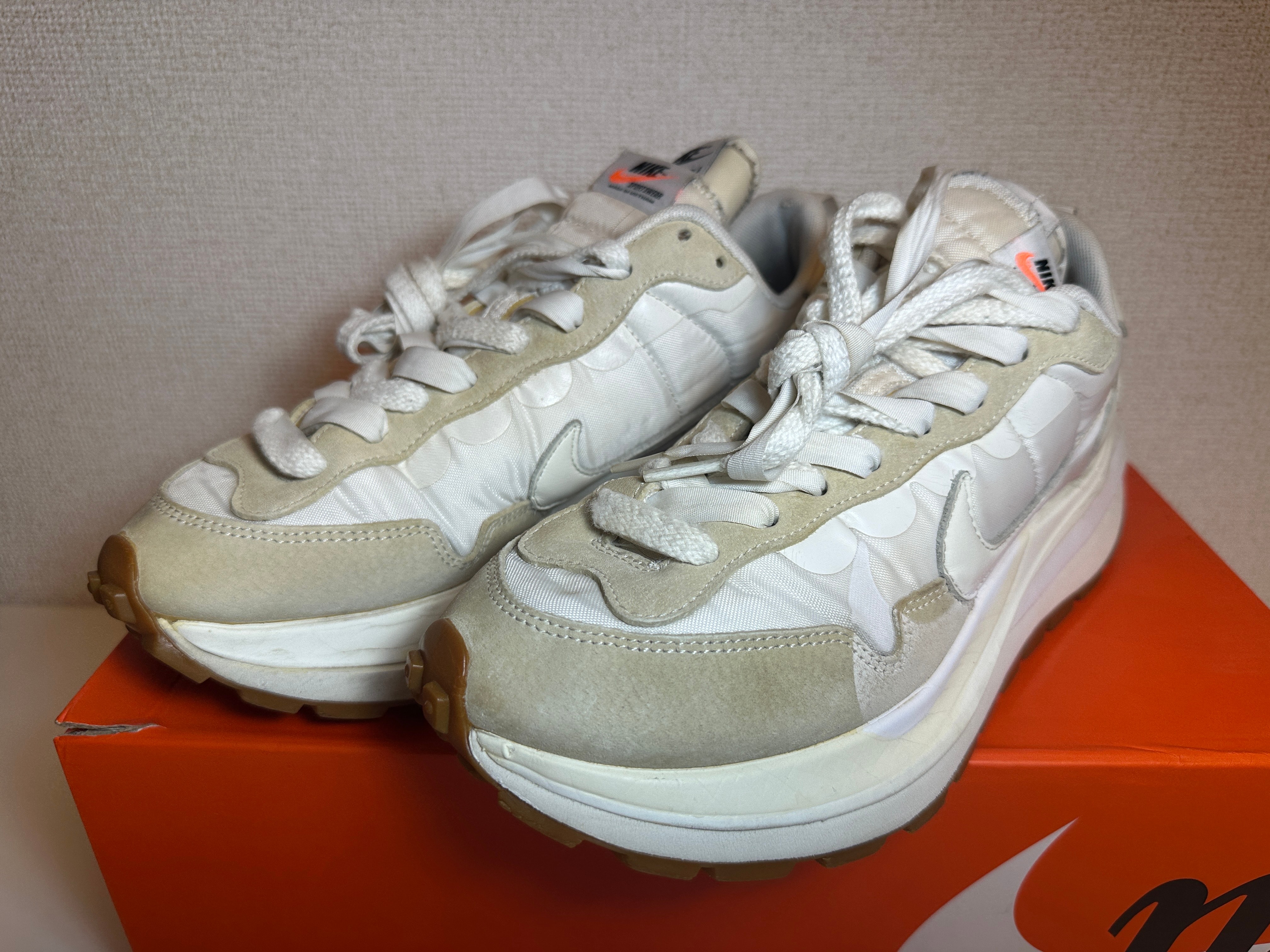 サカイ × ナイキ ヴェイパーワッフル "ホワイトガム"