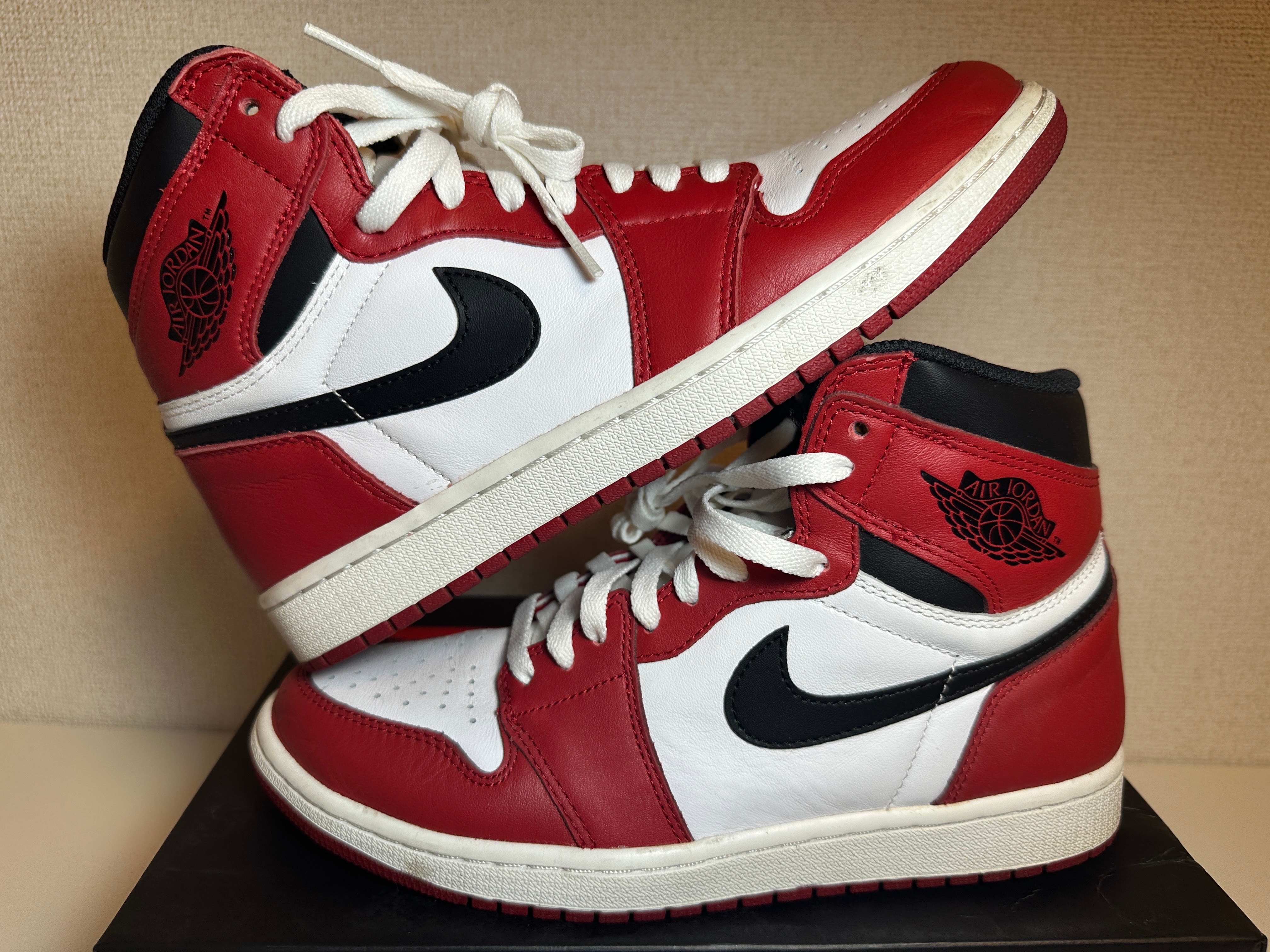 Nike Air Jordan 1 Retro High "Chicago" (2015)