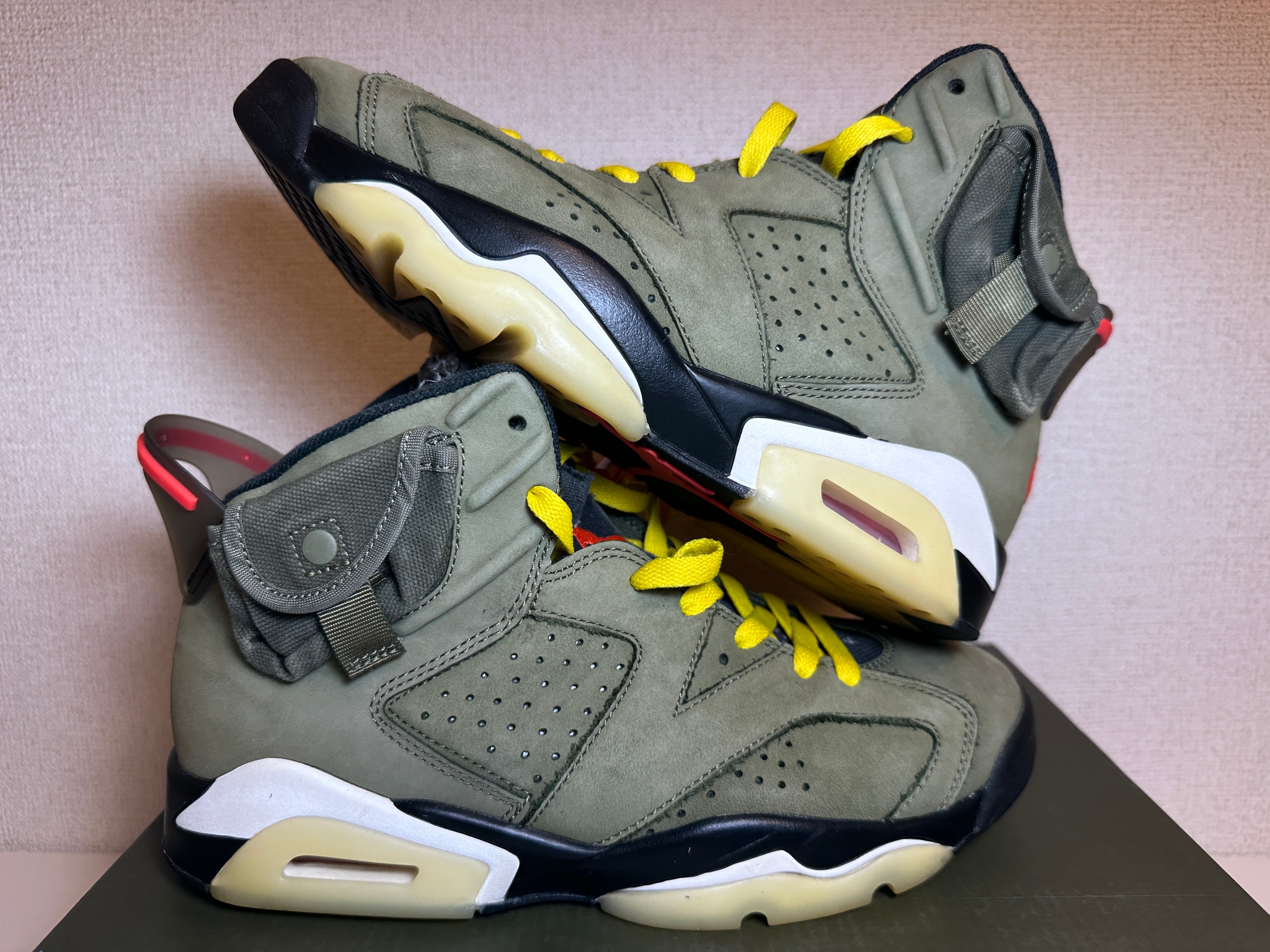 Travis Scott × Nike Air Jordan 6 Retro "Medium Olive"