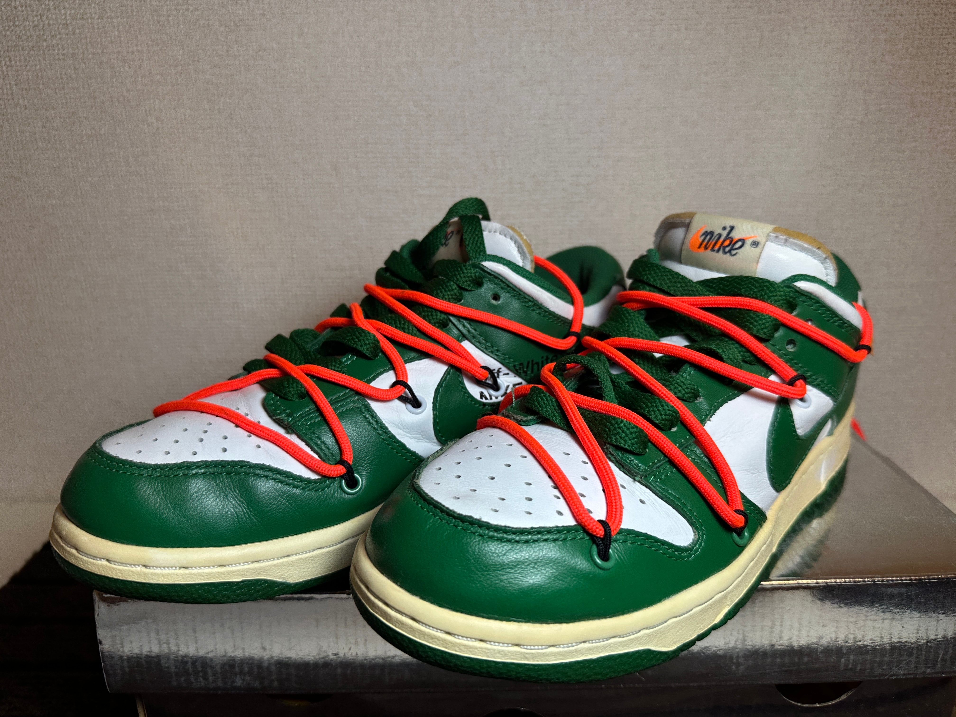 オフホワイト × ナイキ ダンク ロー "ホワイト/パイングリーン"