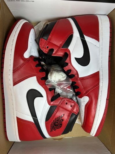 Nike Air Jordan 1 Retro High "Chicago" (2015)