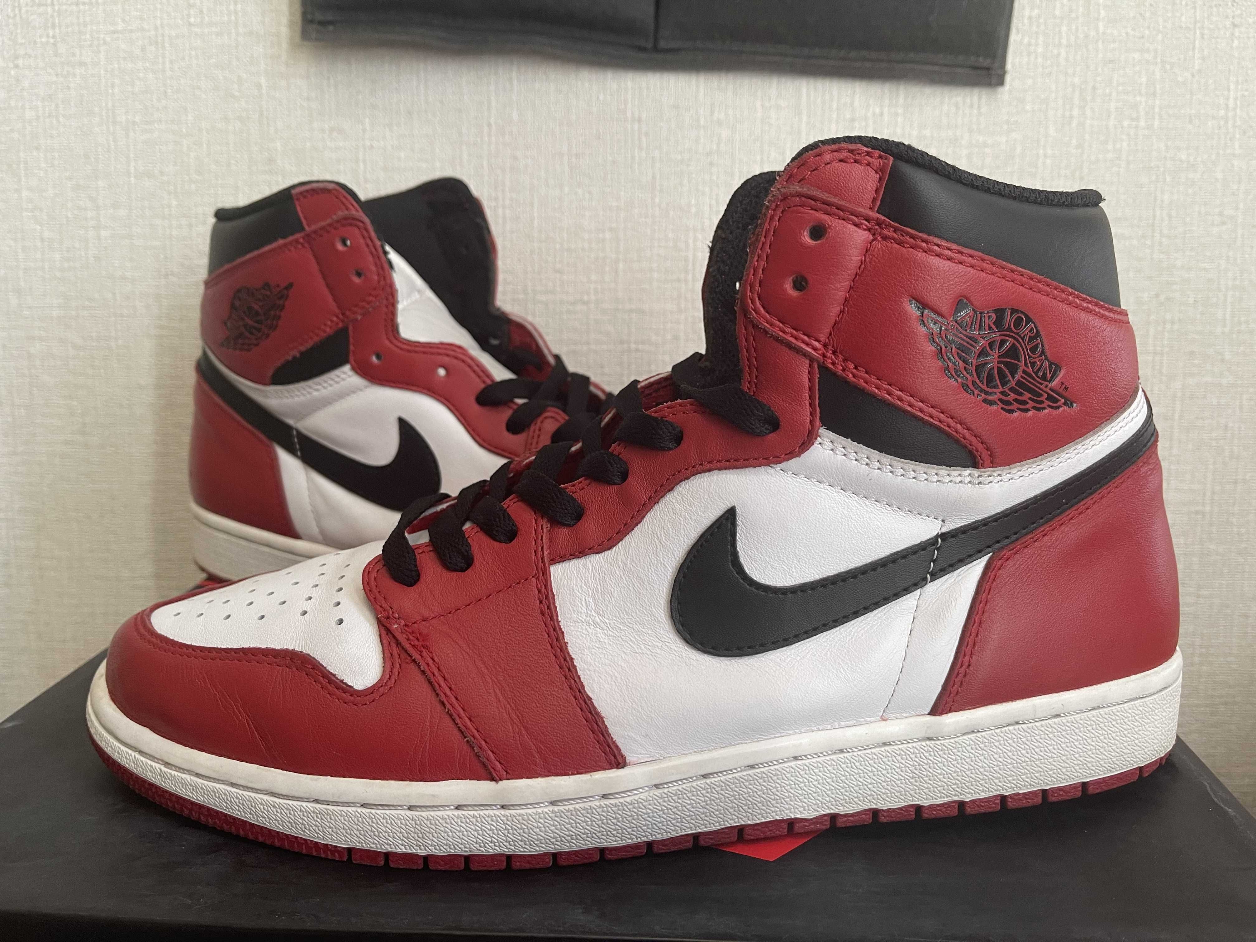 Nike Air Jordan 1 Retro High "Chicago" (2015)