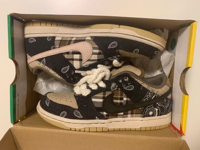 Travis Scott × Nike SB Dunk Low "Black/Parachute Beige"