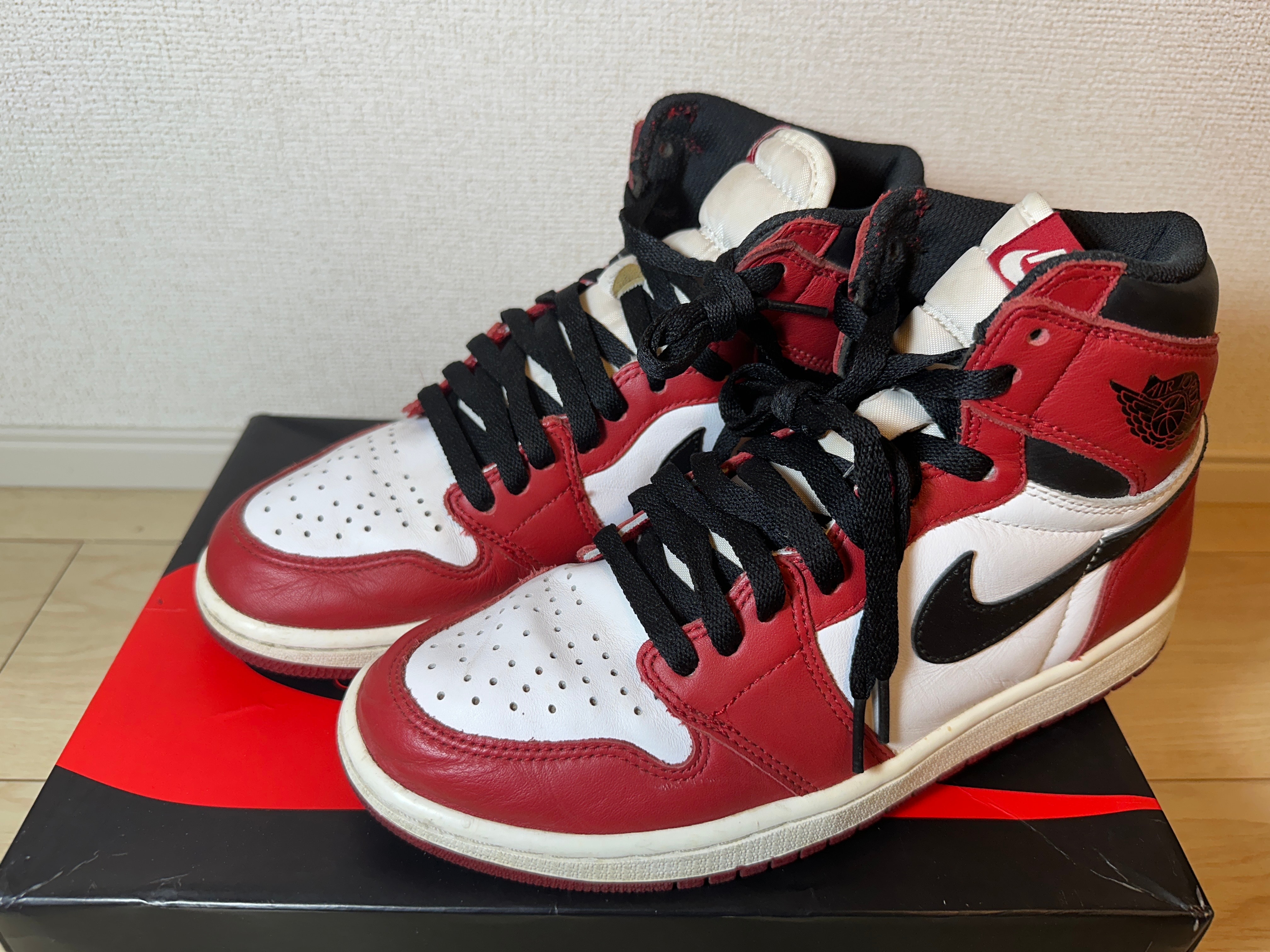 Nike Air Jordan 1 Retro High "Chicago" (2015)