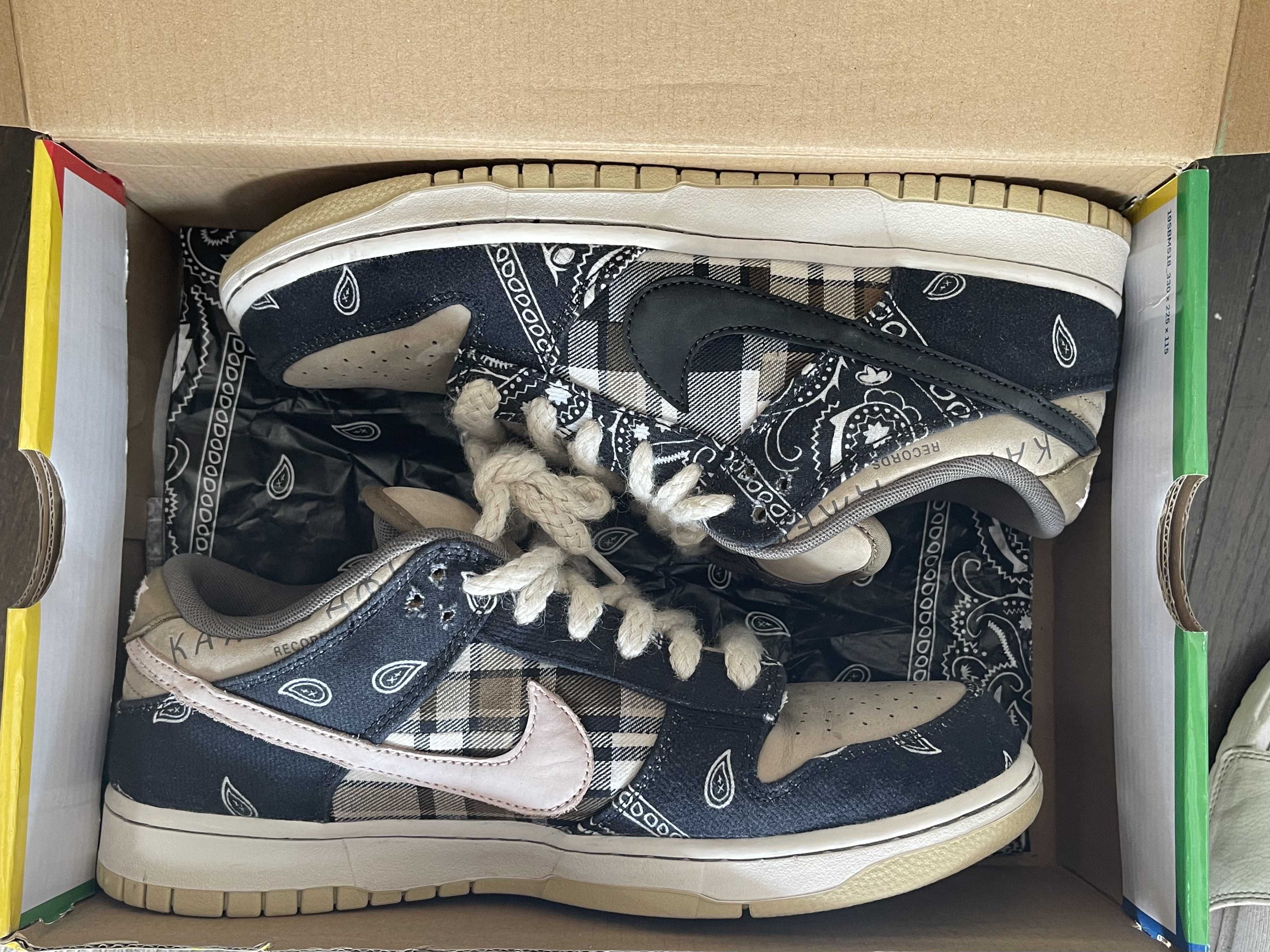 Travis Scott × Nike SB Dunk Low "Black/Parachute Beige"