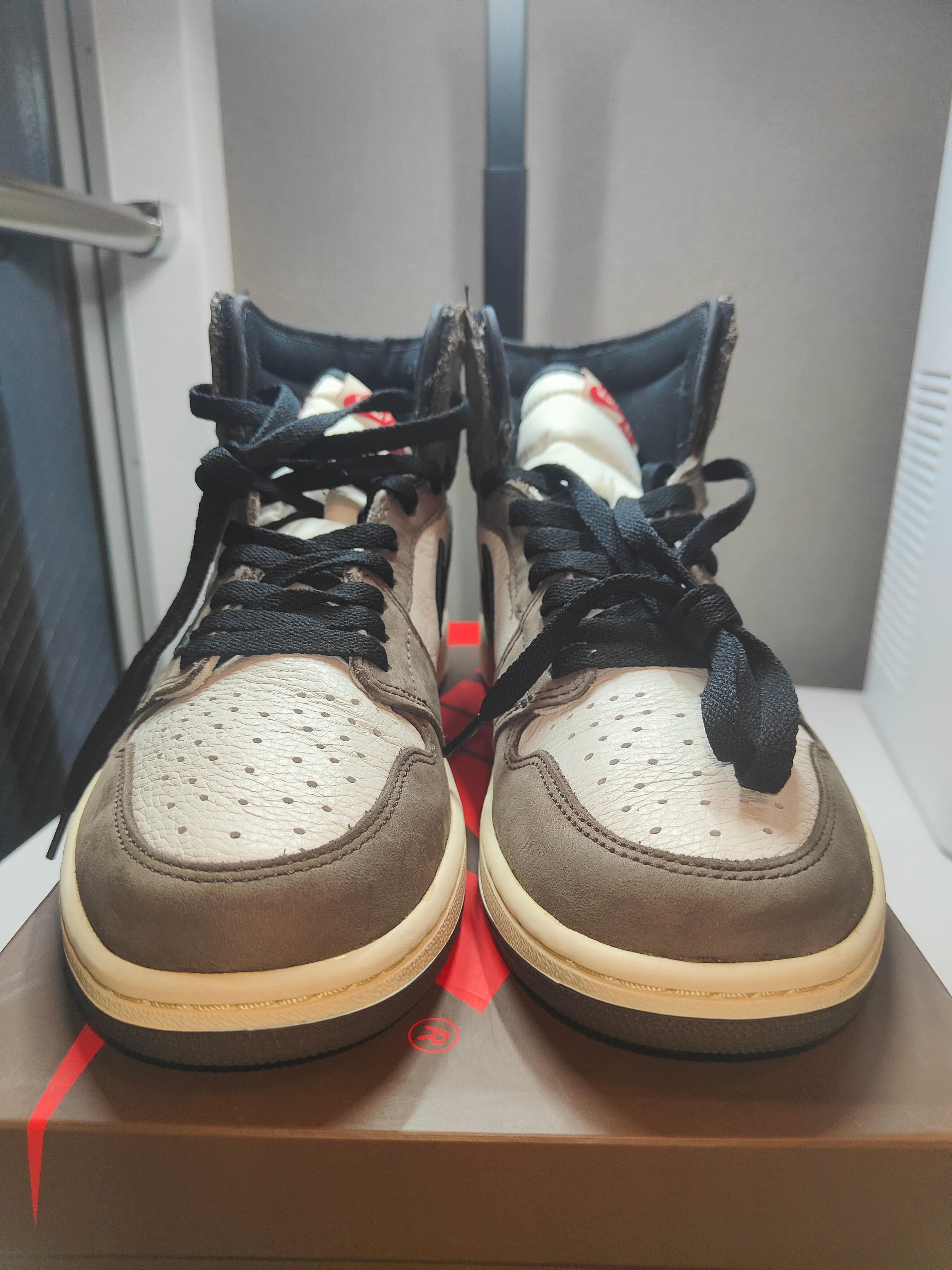 Travis Scott × Nike Air Jordan 1 Retro High OG TS SP "Sail/Dark Mocha"