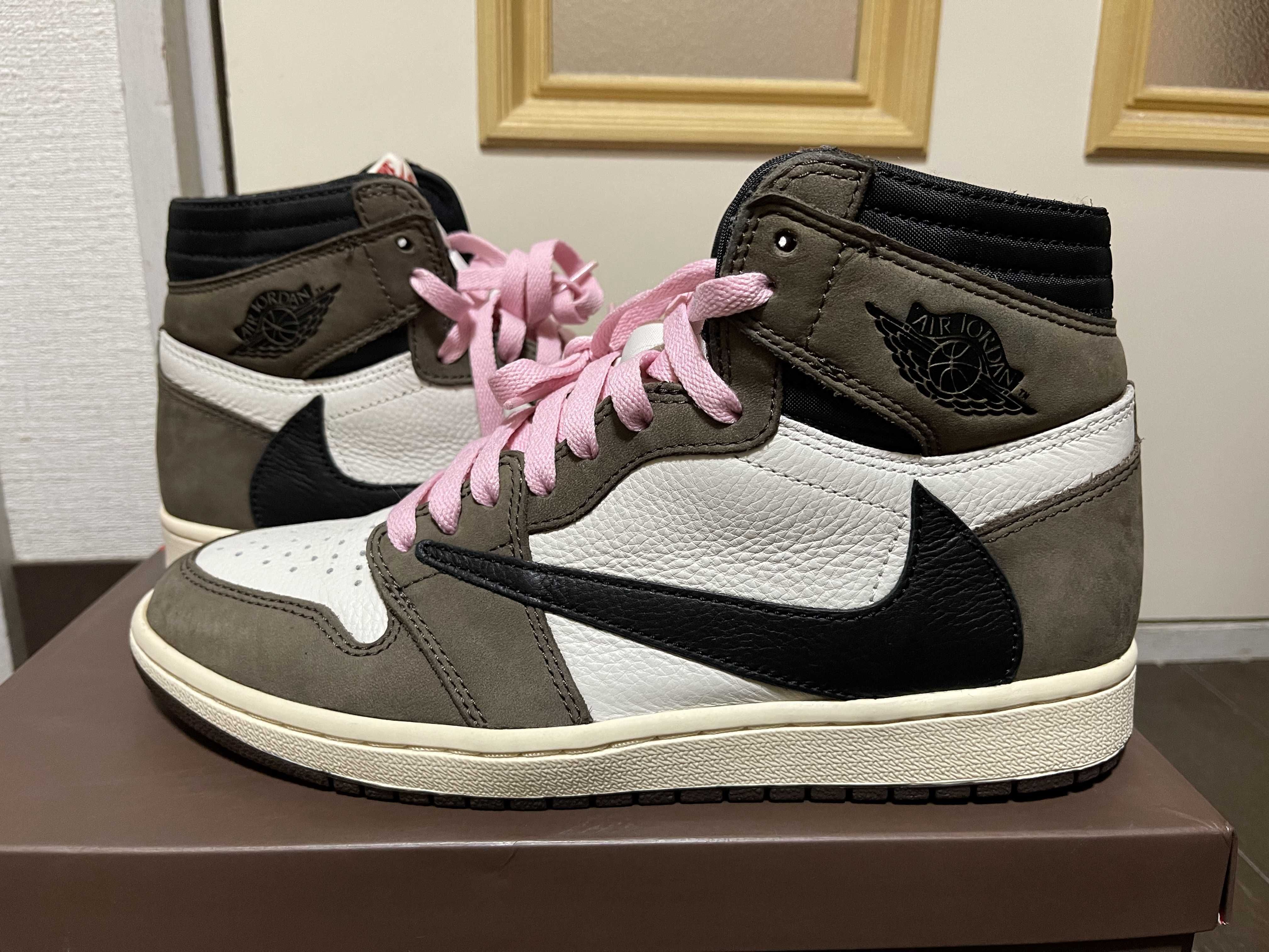 Travis Scott × Nike Air Jordan 1 Retro High OG TS SP "Sail/Dark Mocha"