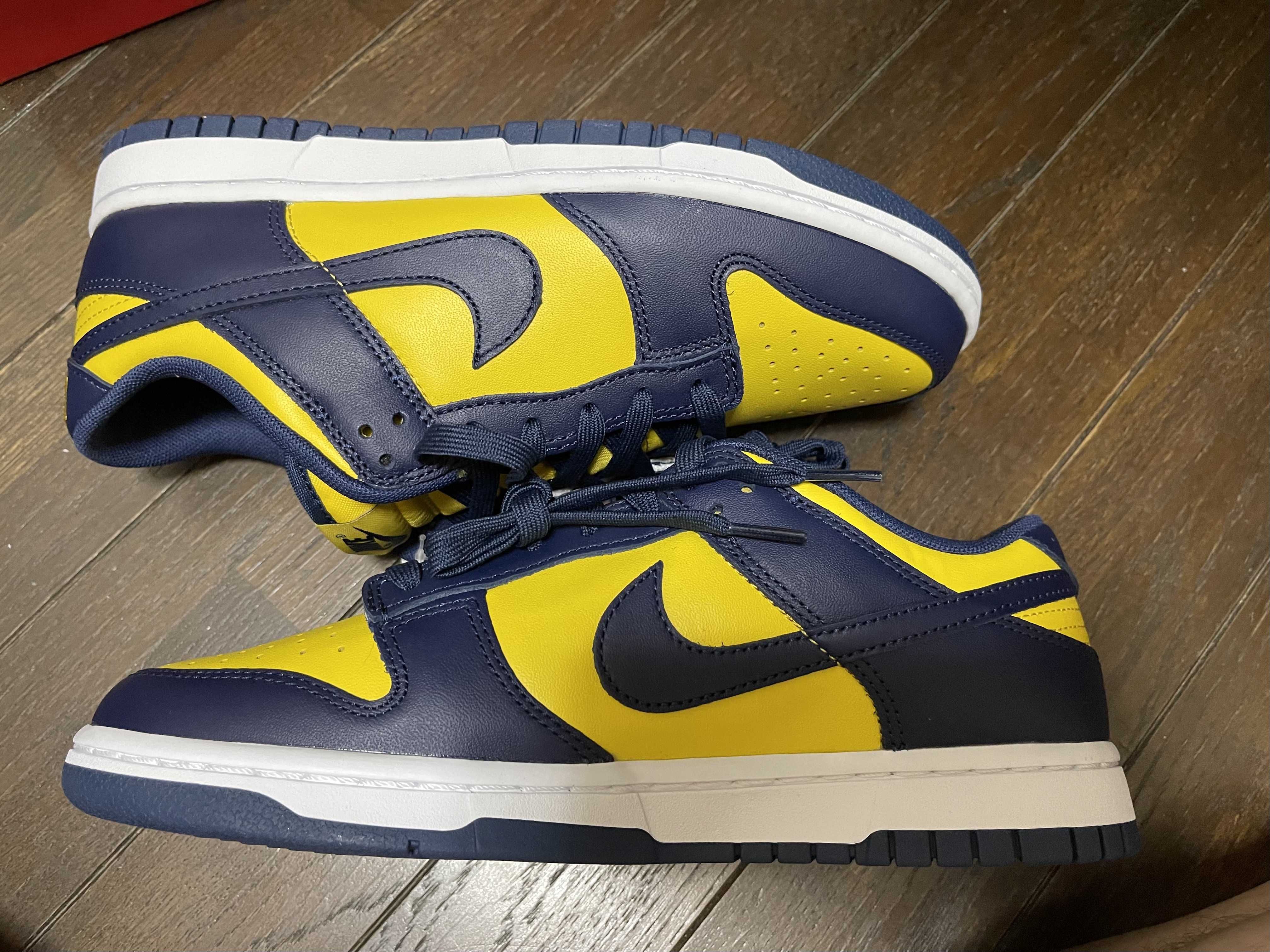 Nike Dunk Low "Michigan"