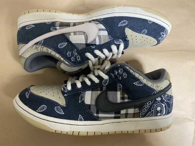 Travis Scott × Nike SB Dunk Low "Black/Parachute Beige"