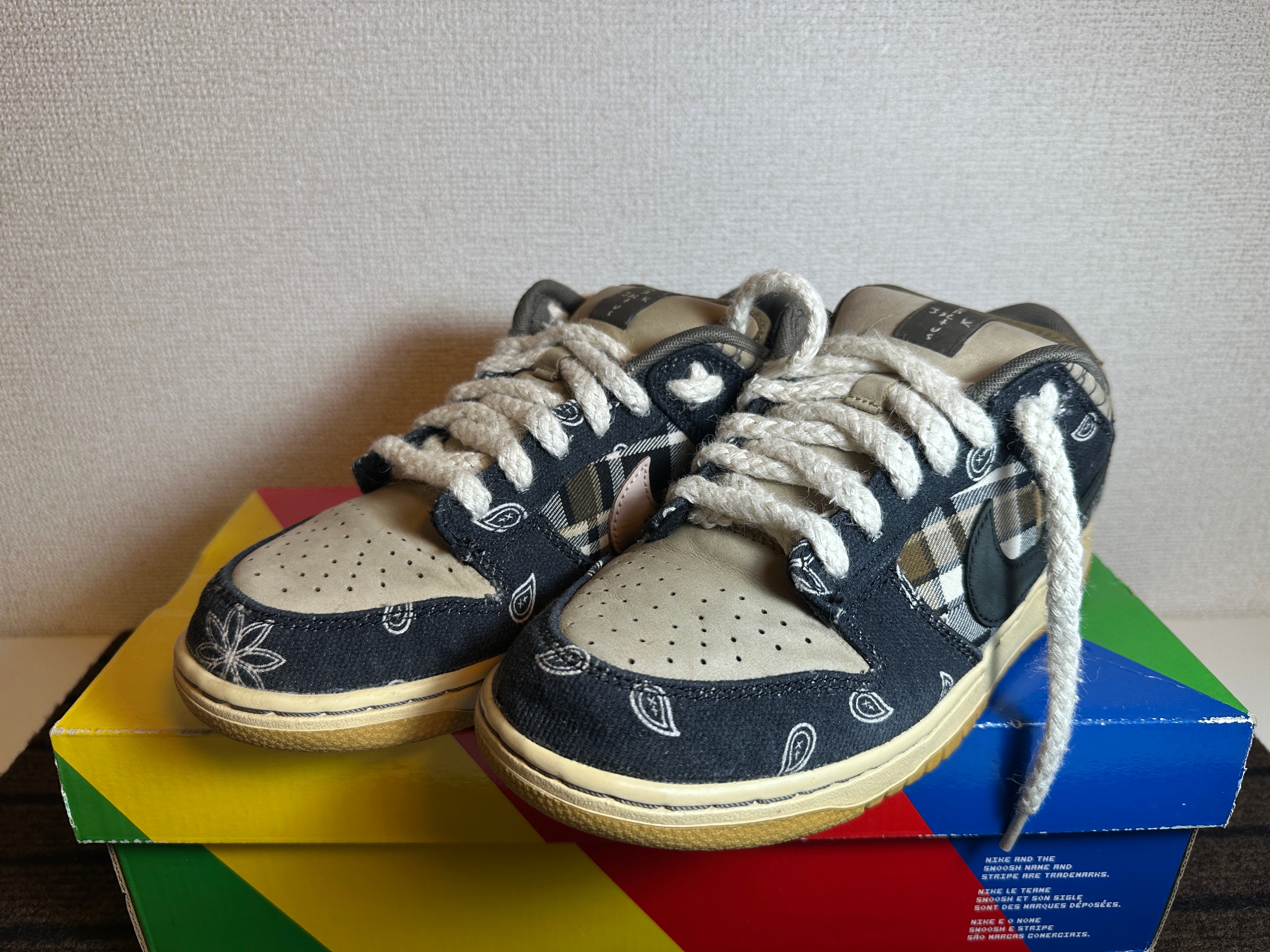 Travis Scott × Nike SB Dunk Low "Black/Parachute Beige"