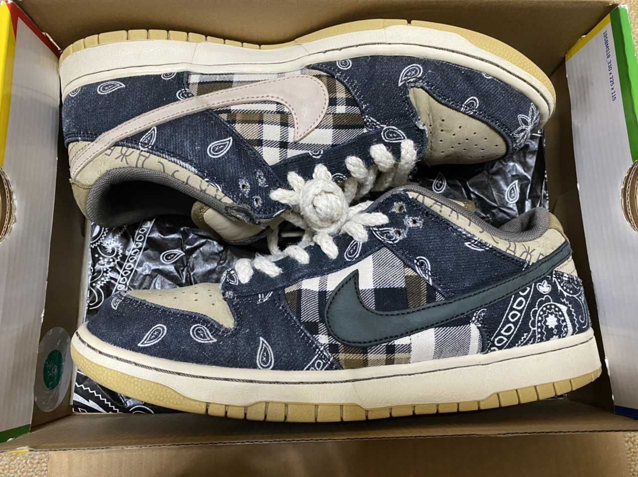 Travis Scott × Nike SB Dunk Low "Black/Parachute Beige"