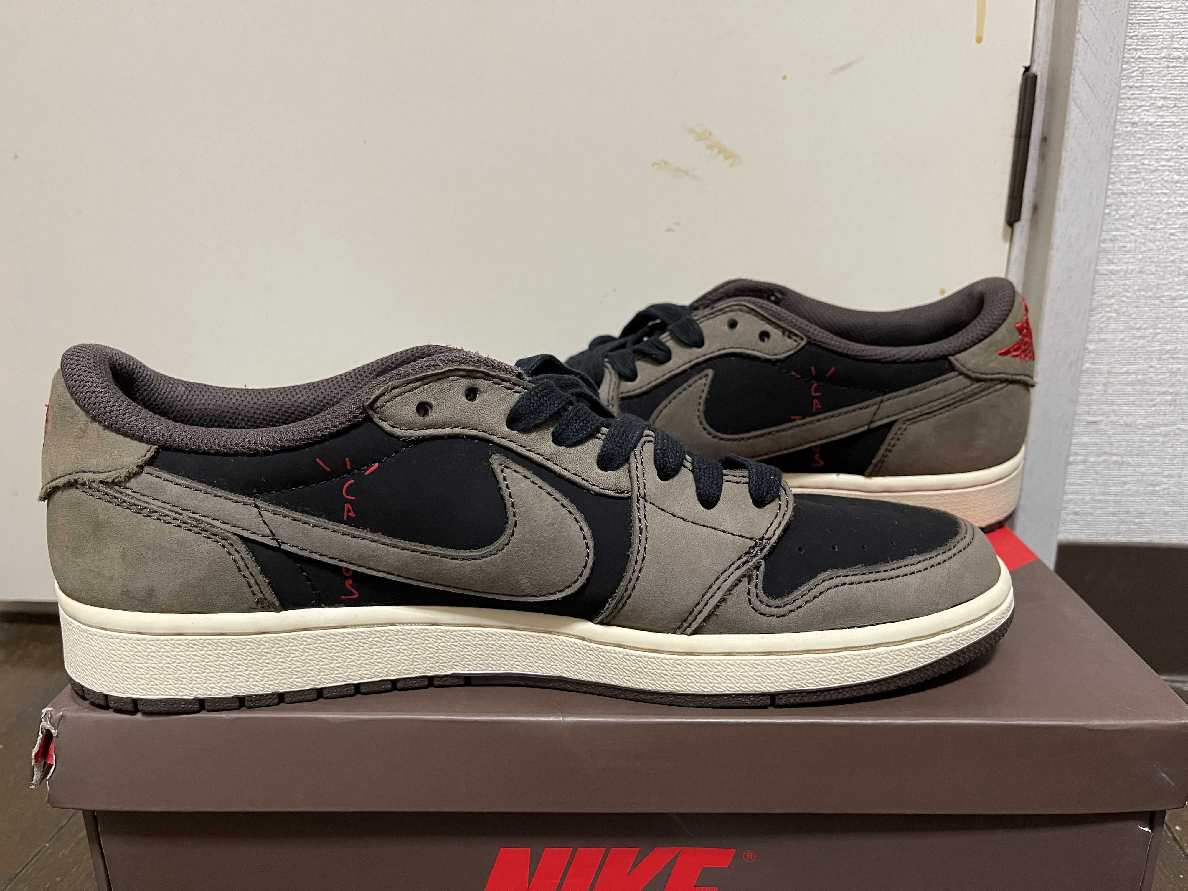 Travis Scott × Nike Air Jordan 1 Low OG SP-T  "Black/Dark Mocha"