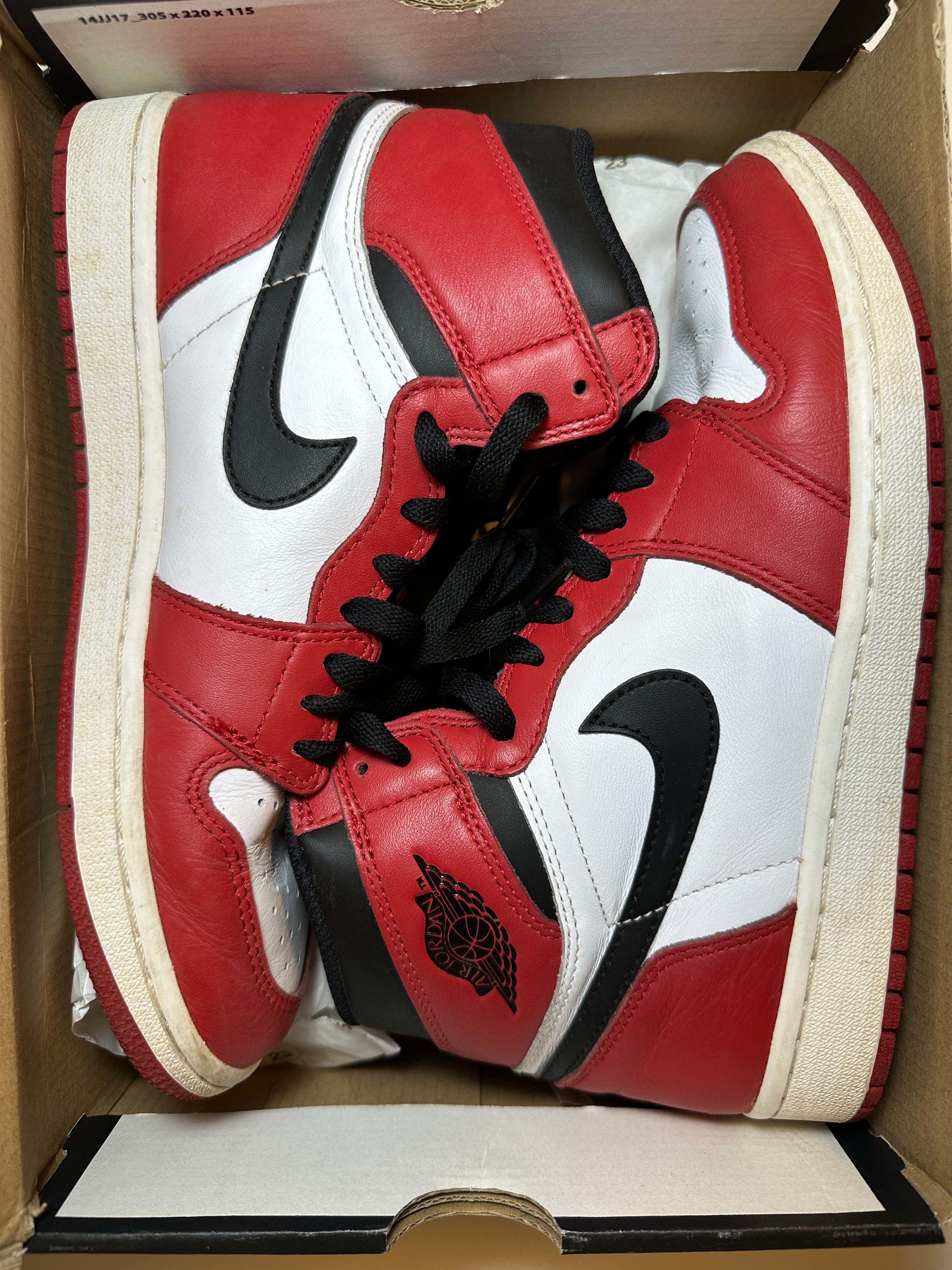 Nike Air Jordan 1 Retro High "Chicago" (2015)