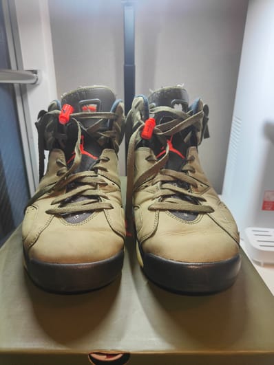 Travis Scott × Nike Air Jordan 6 Retro "Medium Olive"