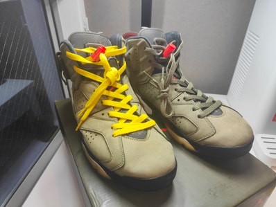 Travis Scott × Nike Air Jordan 6 Retro "Medium Olive"