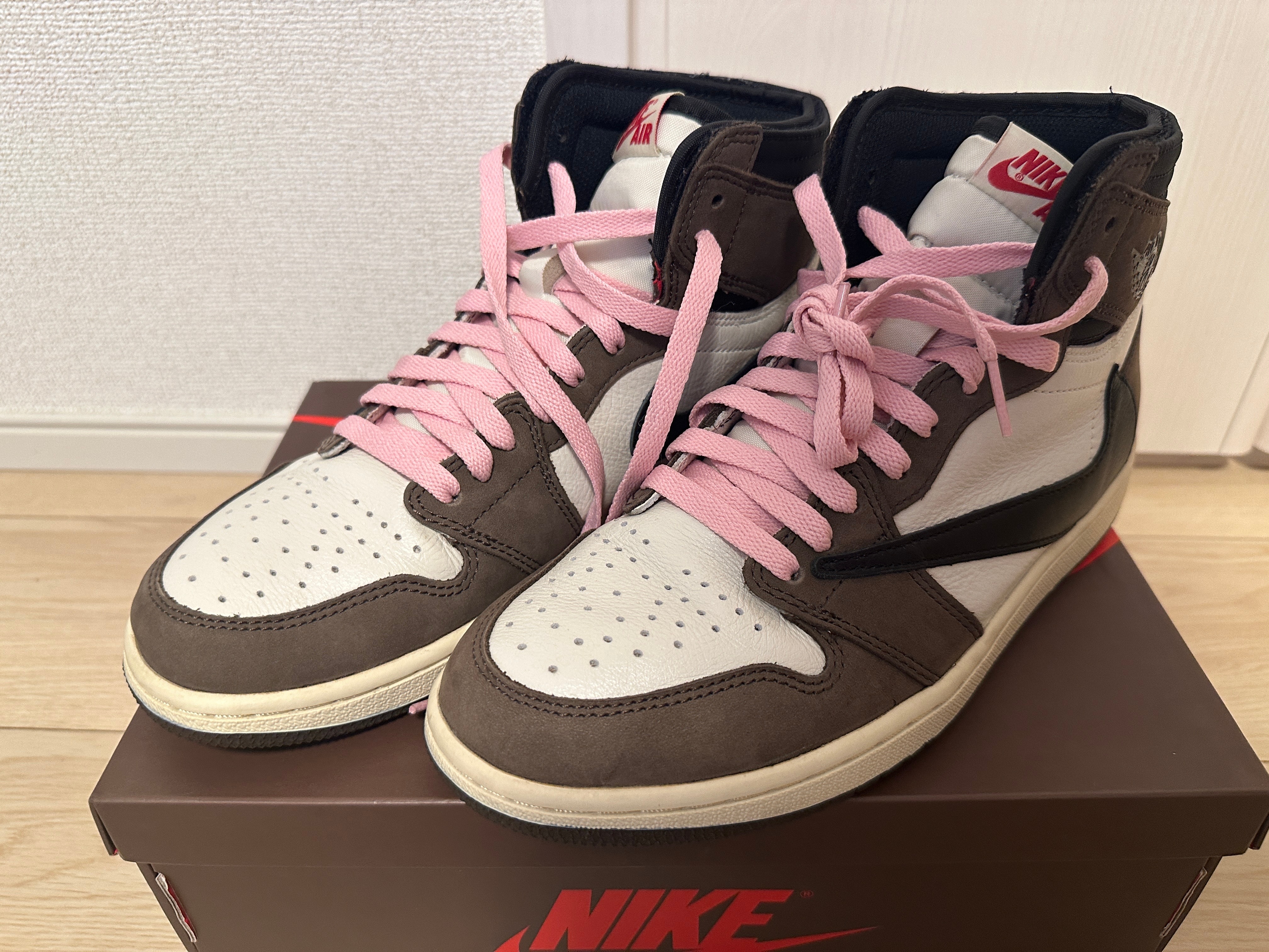 Travis Scott × Nike Air Jordan 1 Retro High OG TS SP "Sail/Dark Mocha"