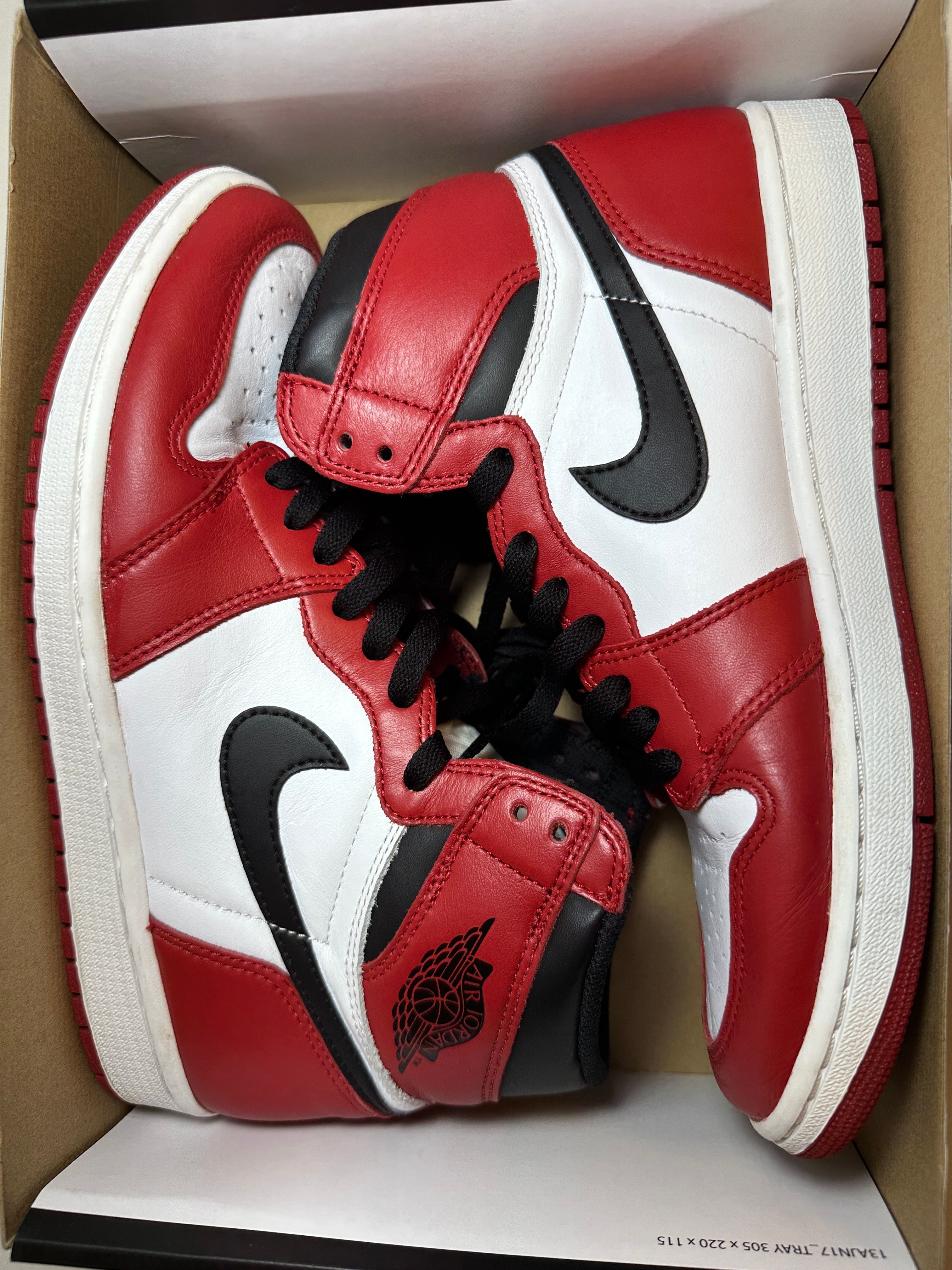 Nike Air Jordan 1 Retro High "Chicago" (2015)
