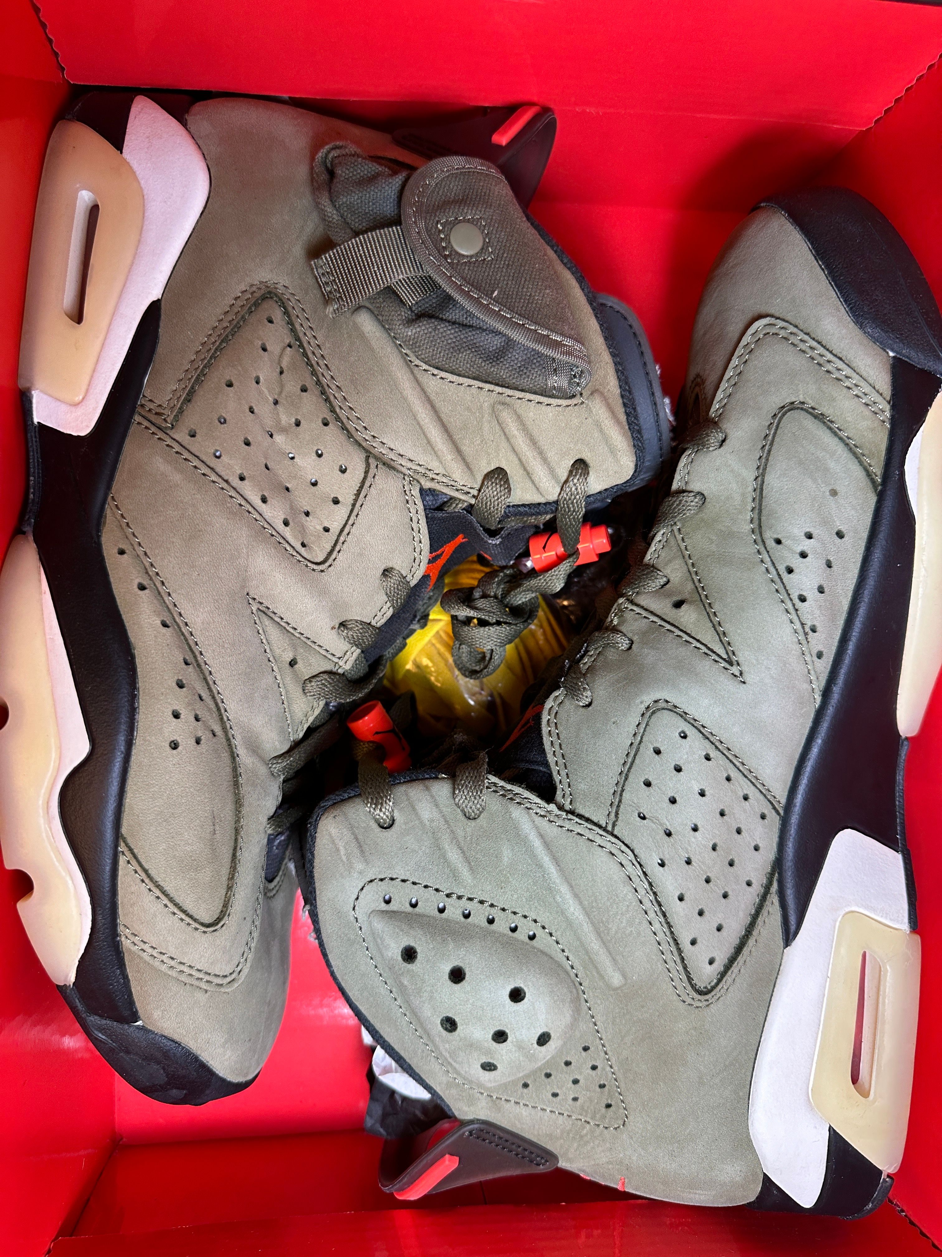 Travis Scott × Nike Air Jordan 6 Retro "Medium Olive"