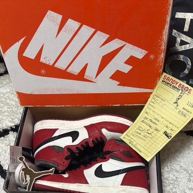 Nike GS Air Jordan 1 High OG "Lost & Found/Chicago"
