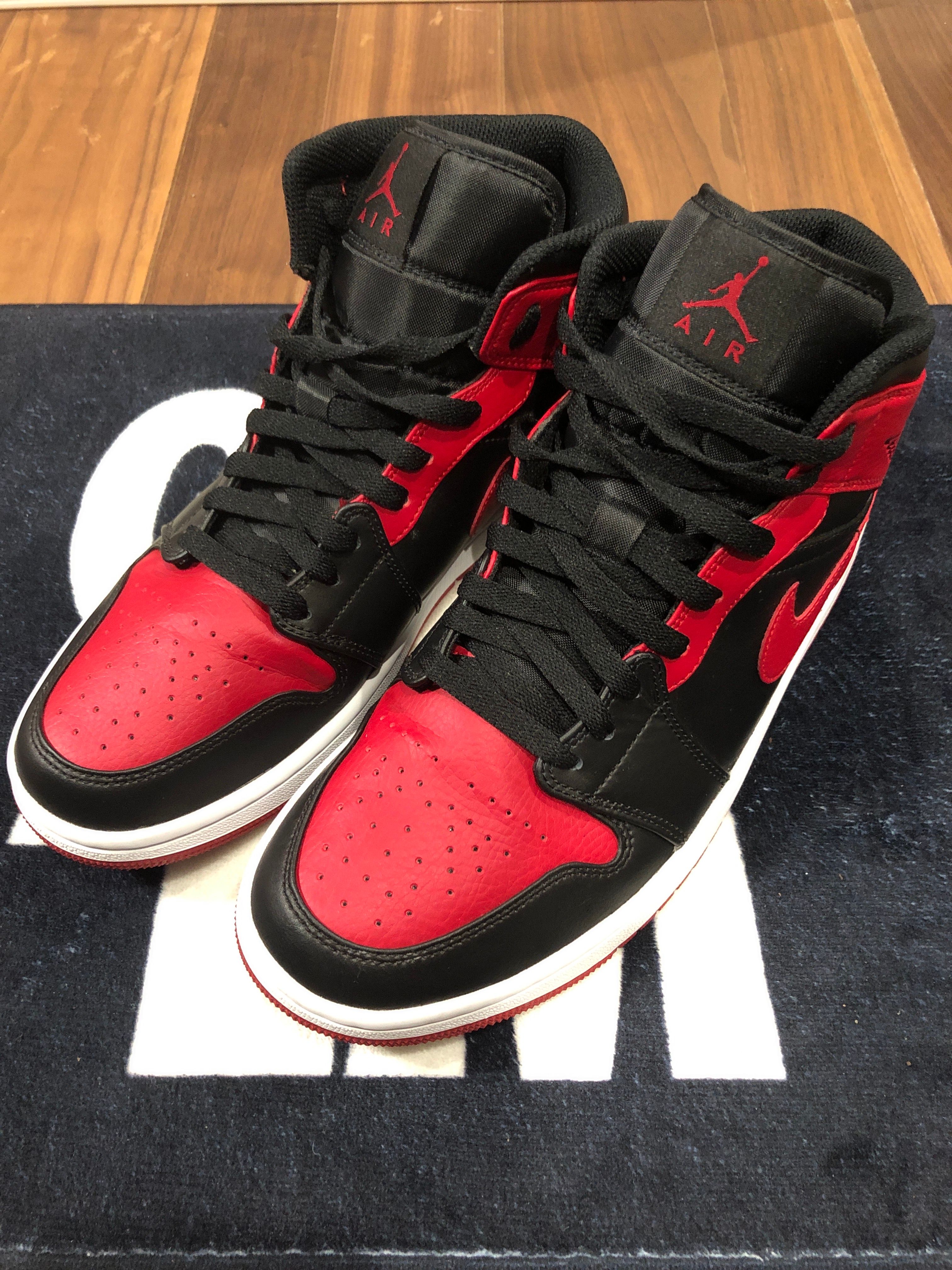 Nike Air Jordan 1 Mid "Bred"